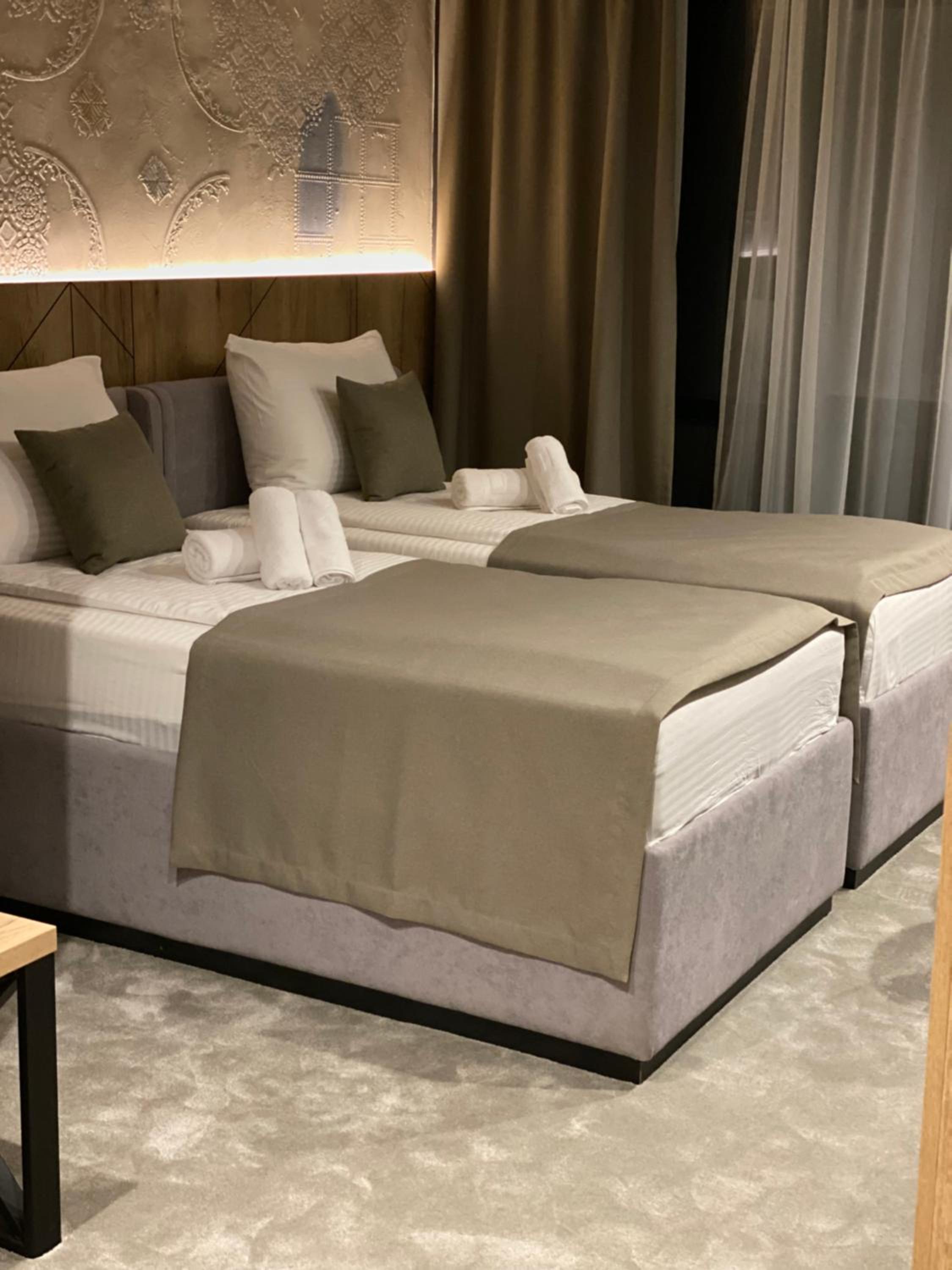 Twin Room - Photo 3