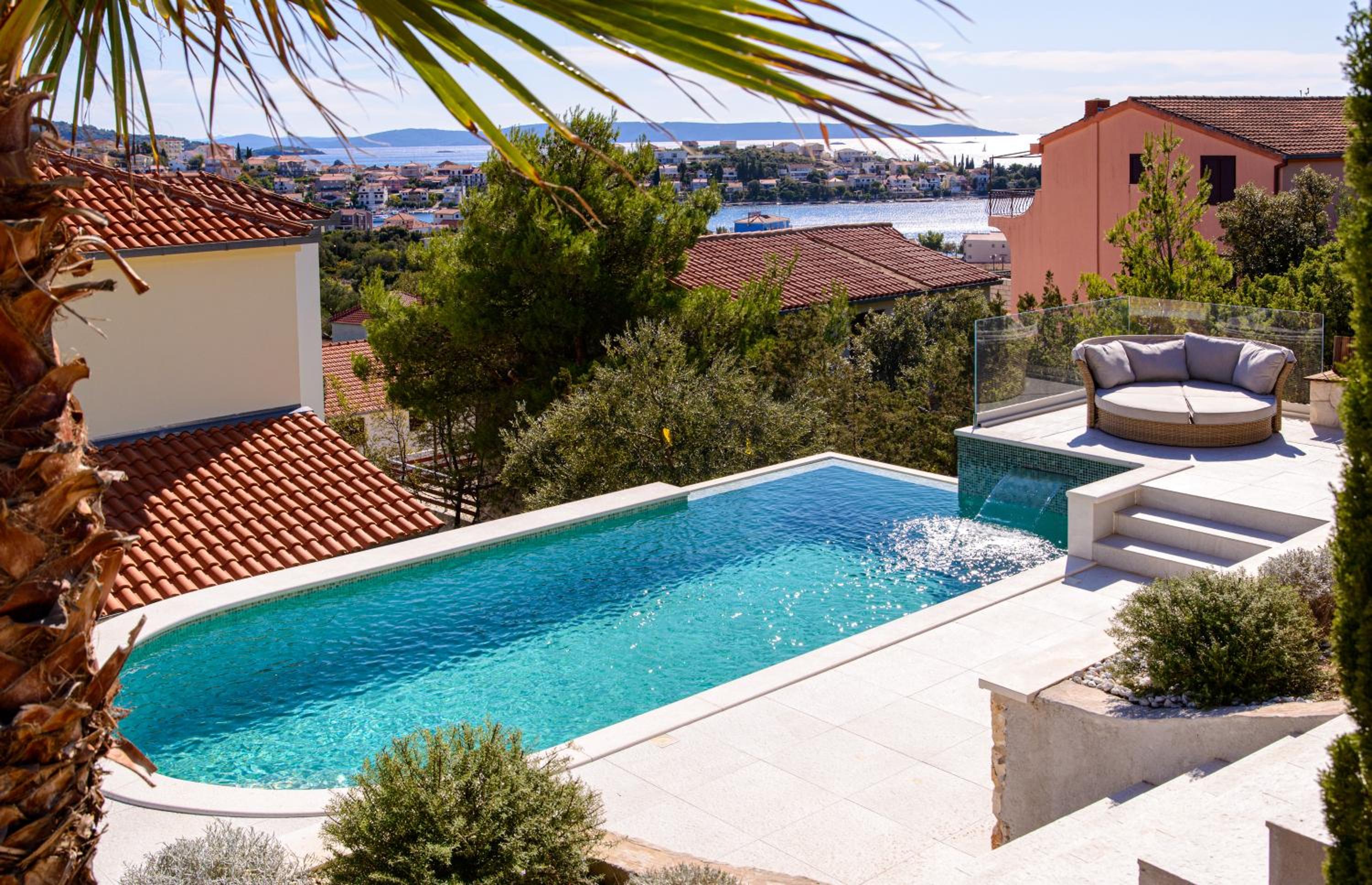 Villa with Private Pool photo 3