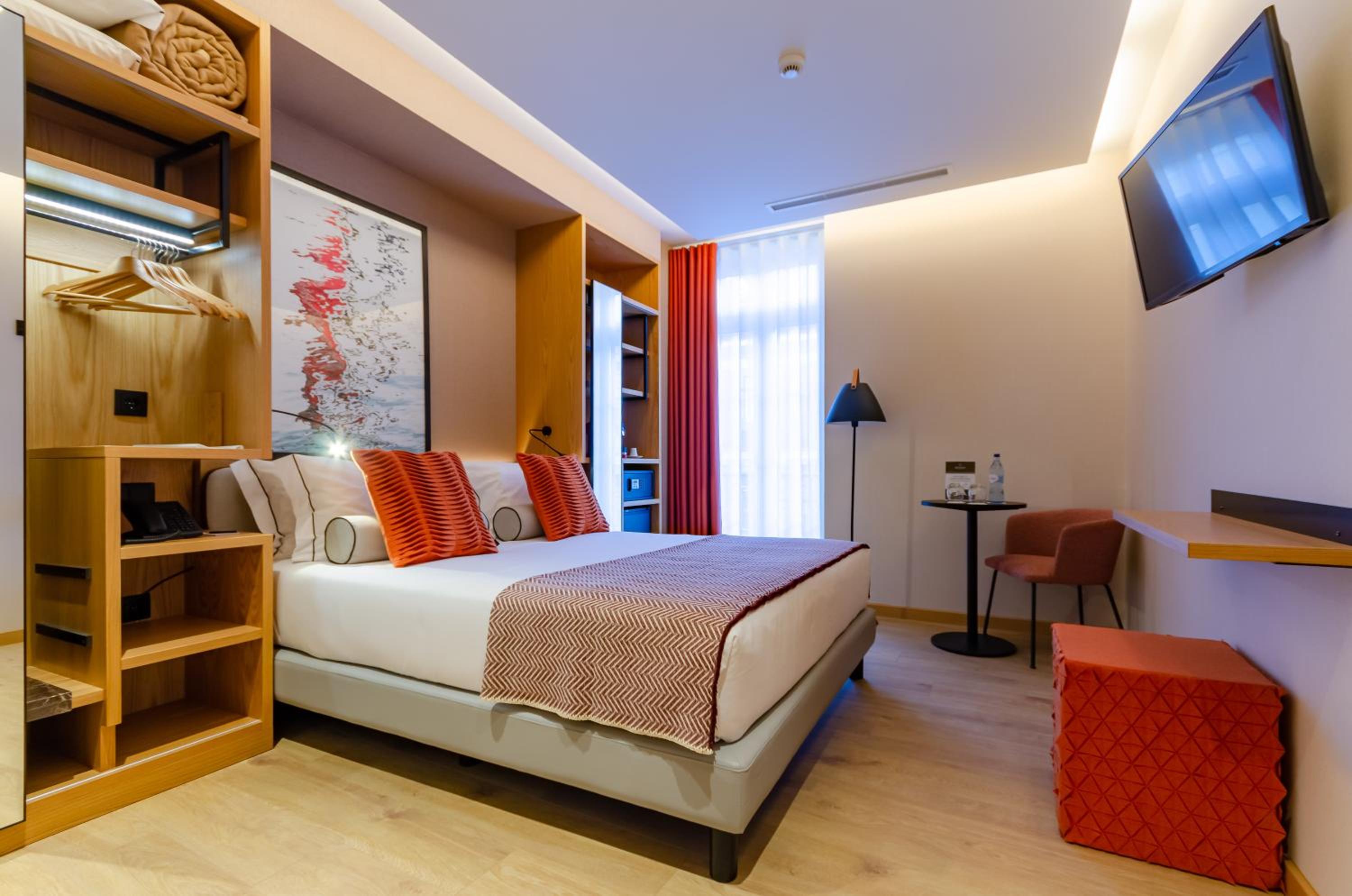 Standard Double or Twin Room - Photo 7