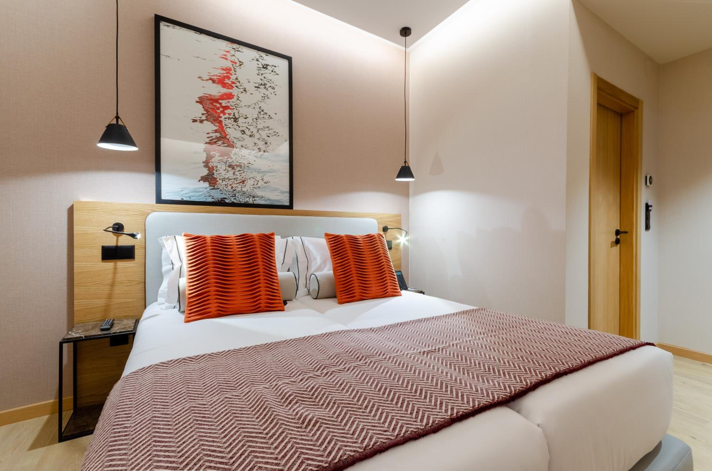 Standard Double or Twin Room - Photo 5