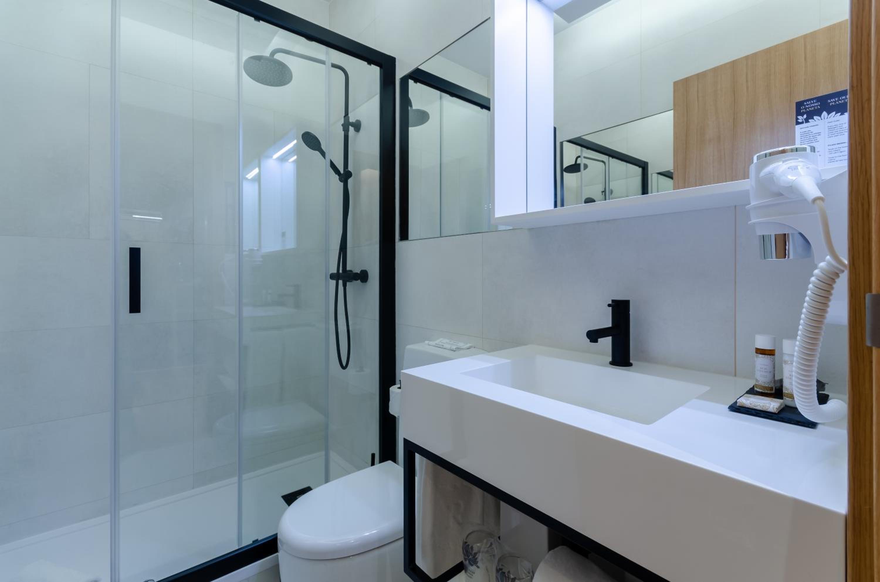 Standard Double or Twin Room - Photo 2