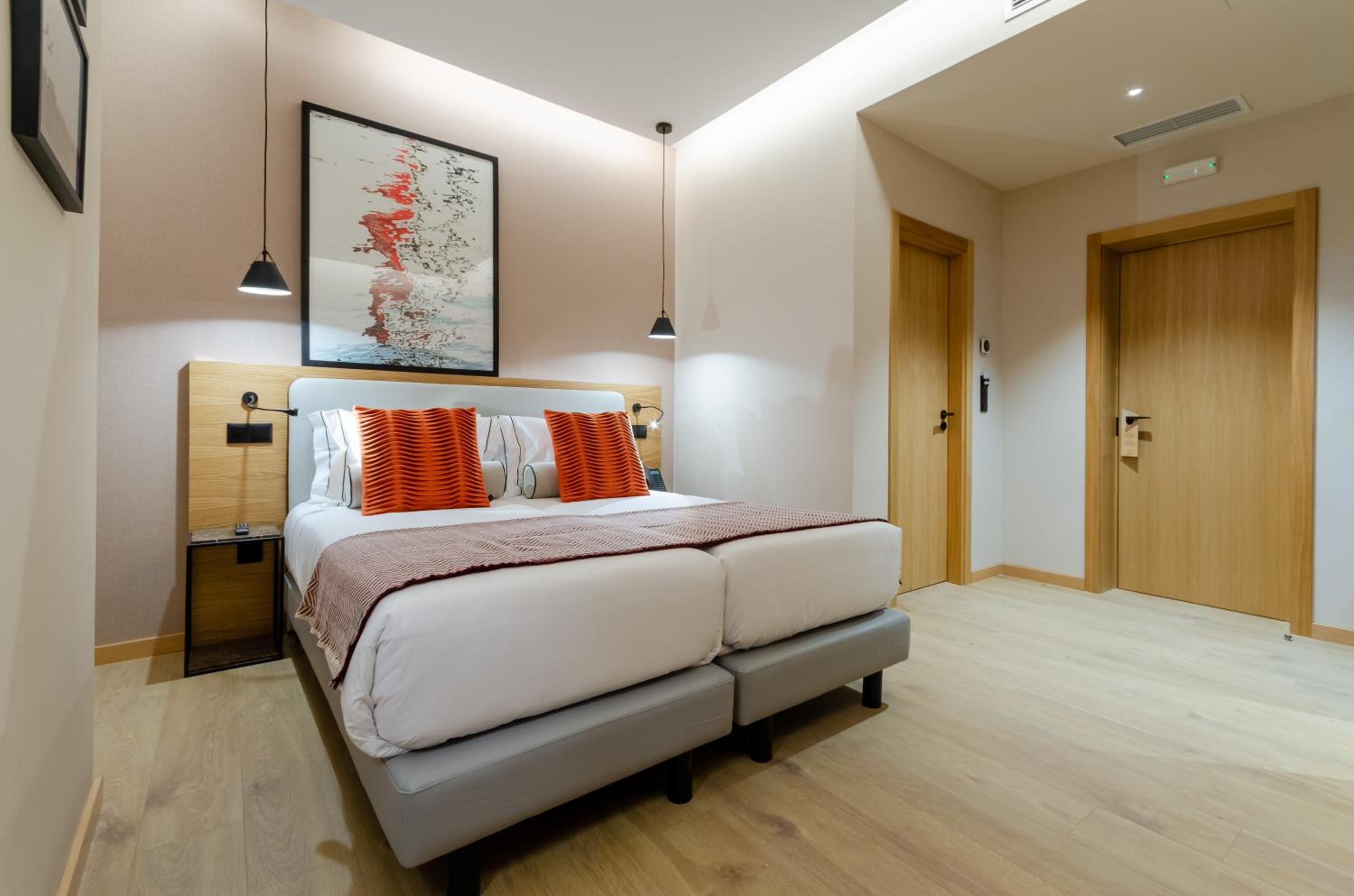 Standard Double or Twin Room - Photo 3