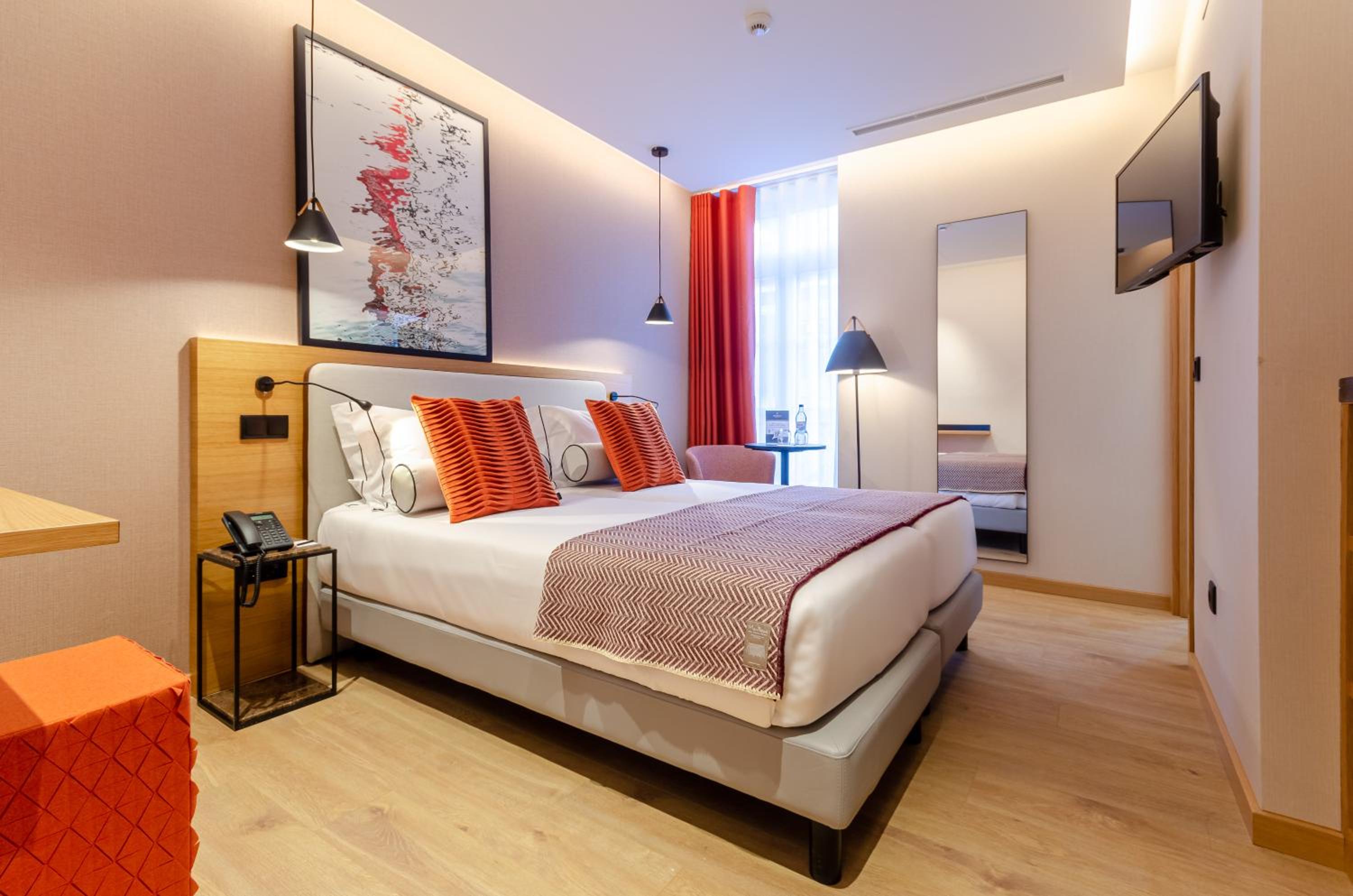 Standard Double or Twin Room - Photo 19