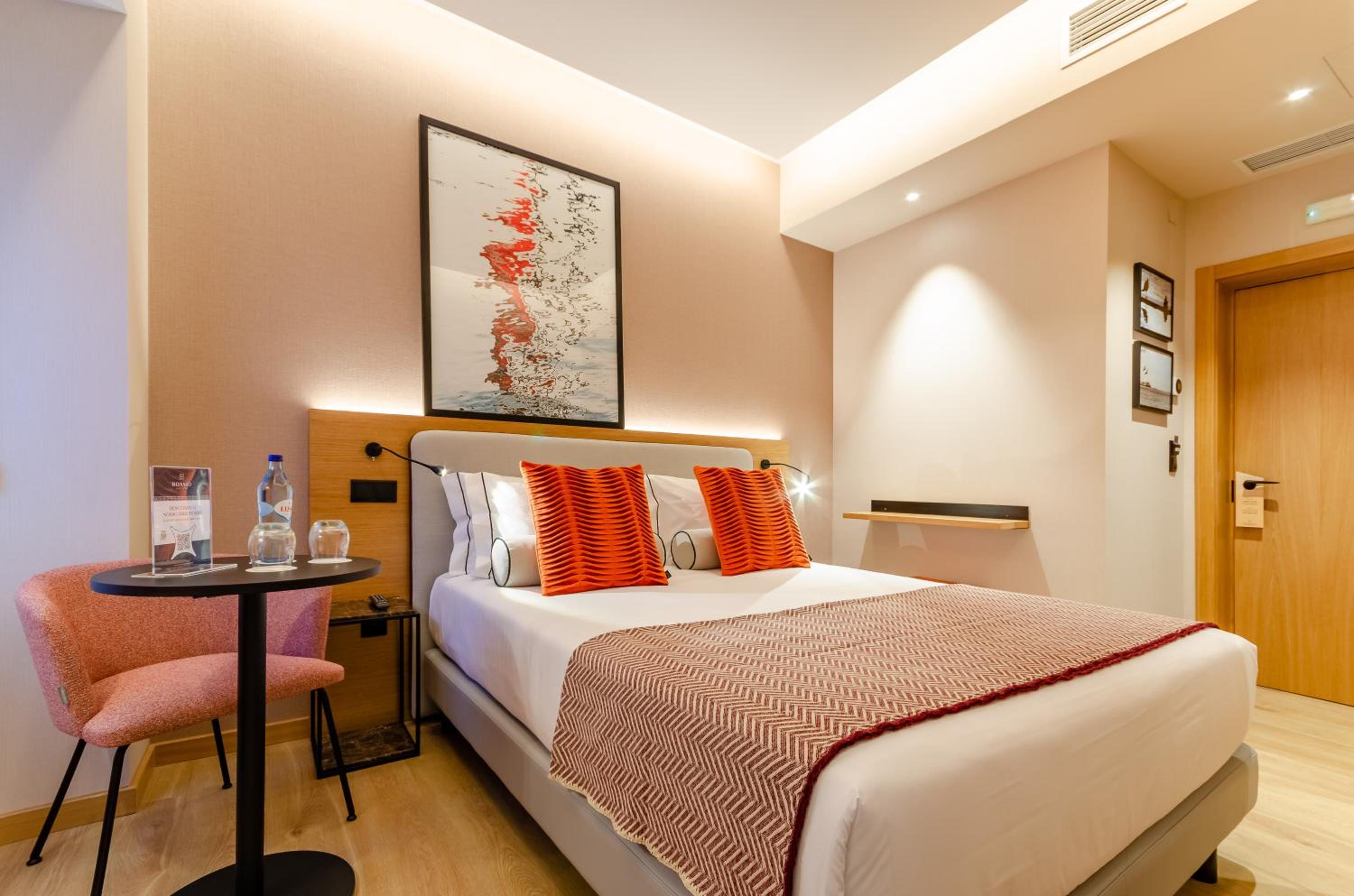Standard Double or Twin Room - Photo 18