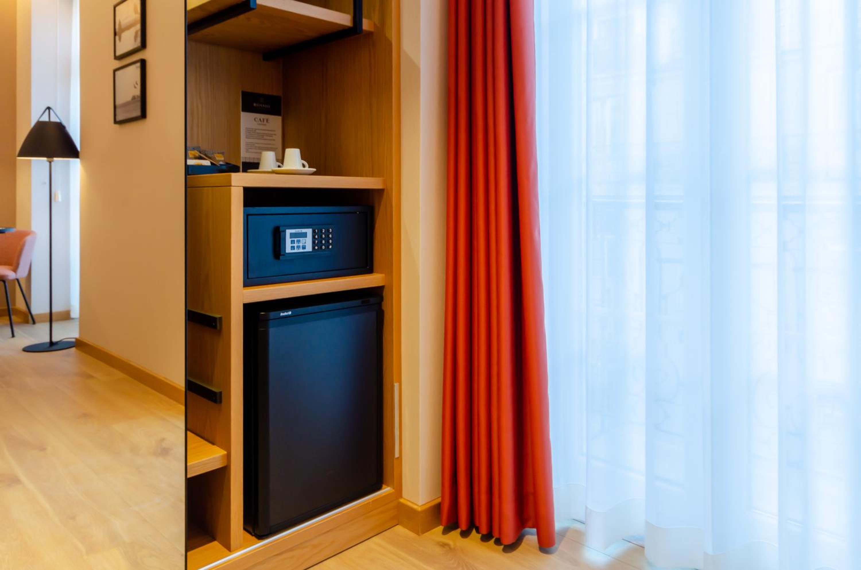 Standard Double or Twin Room - Photo 35