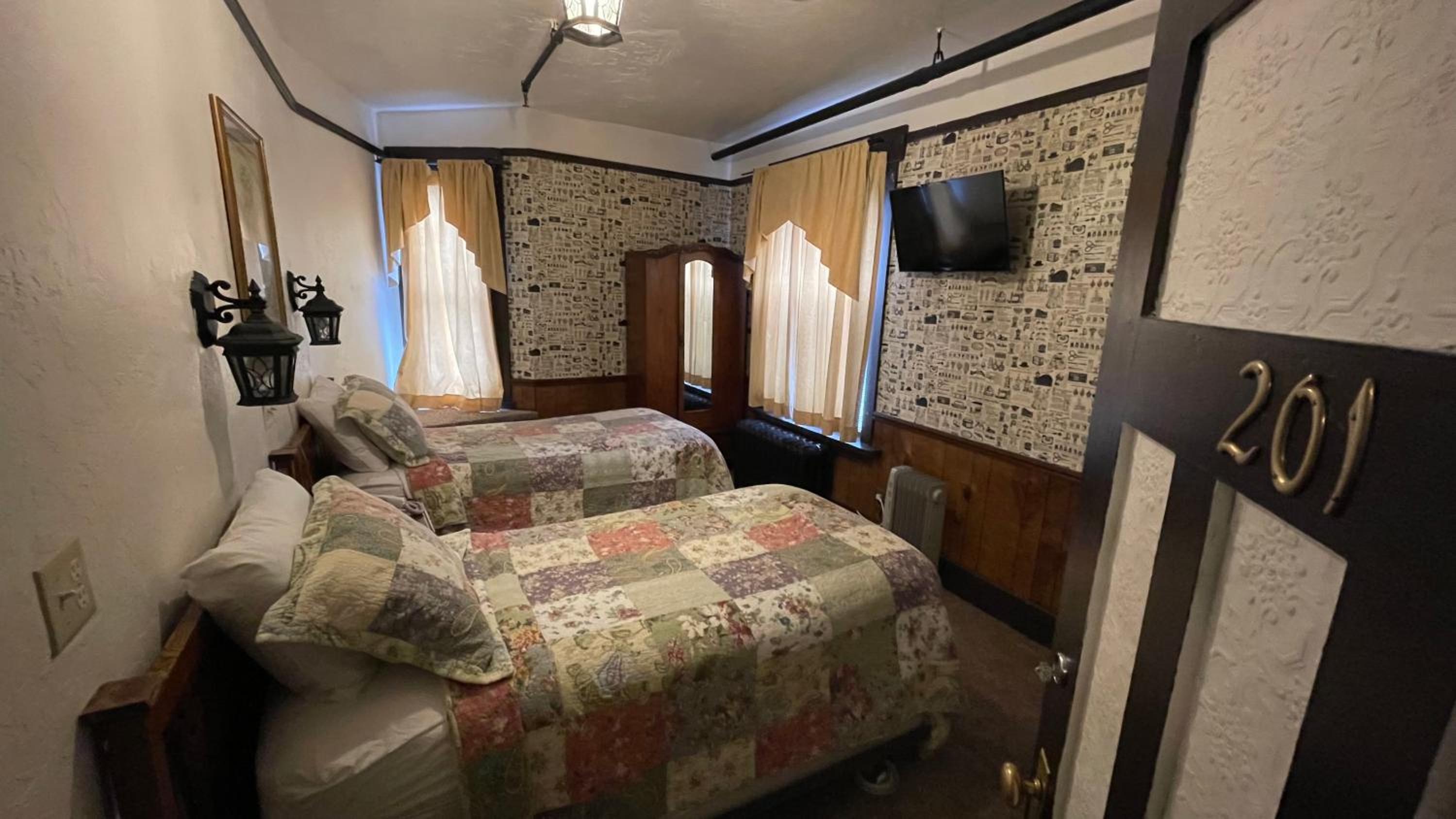 Economy Twin Room