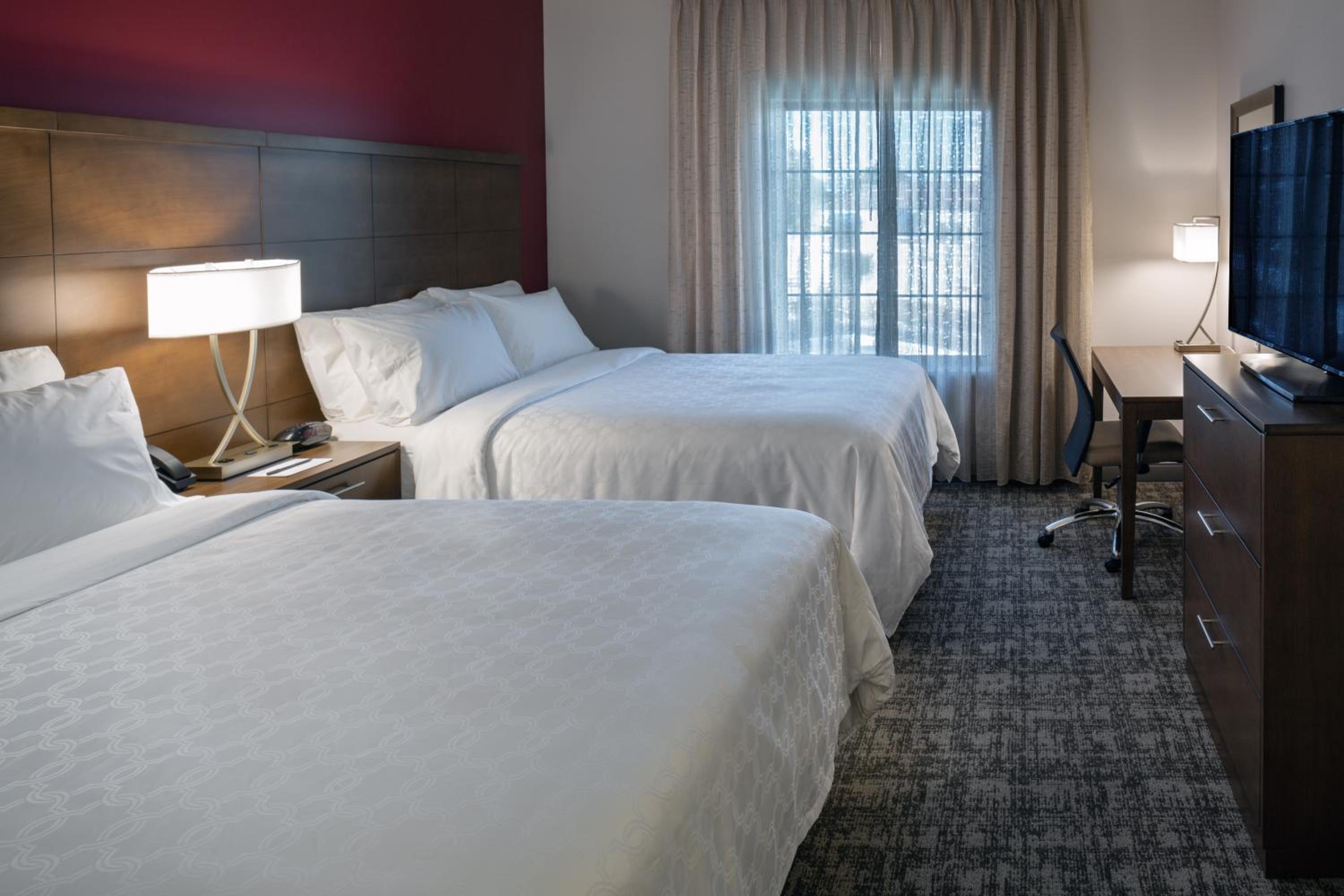 Queen Studio Suite with Two Queen Beds - Mobility Access Tub/Non-Smoking - Photo 2