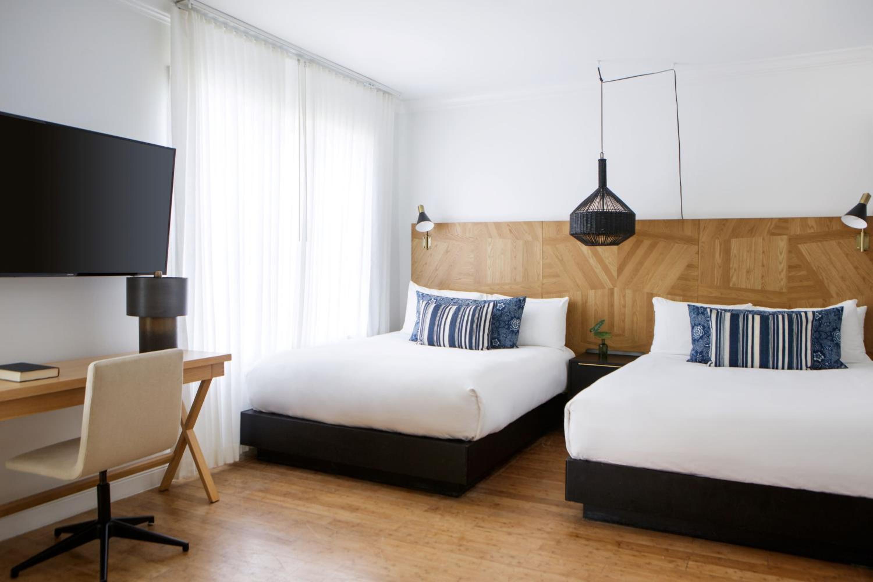 Junior Suite - Two Queen Beds - Photo 3