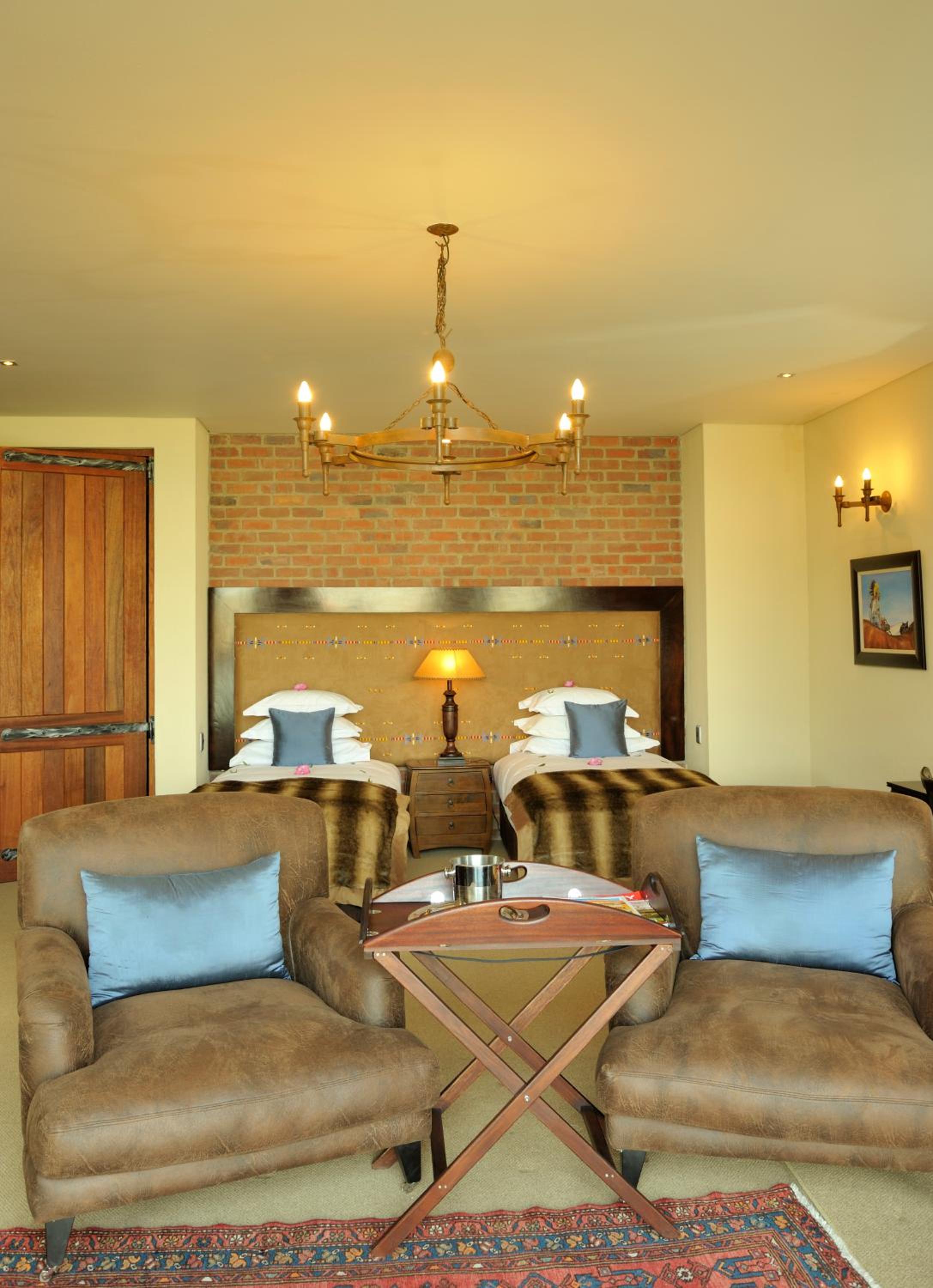 Double or Twin Room with Balcony - Photo 11