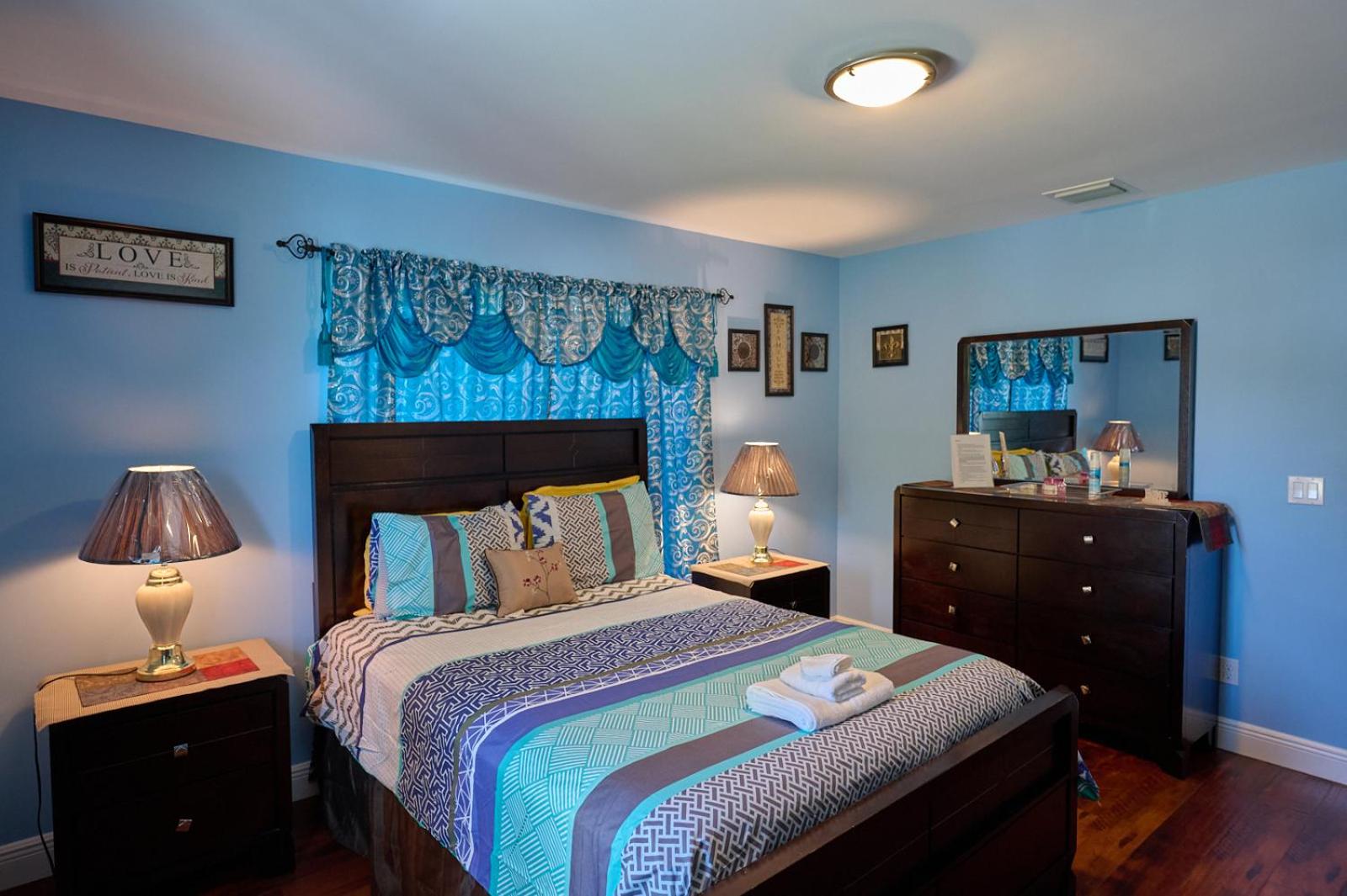 Double Room with Shared Bathroom photo 2