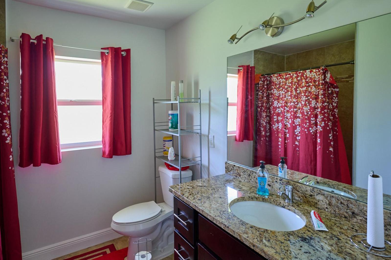 Double Room with Shared Bathroom photo 3