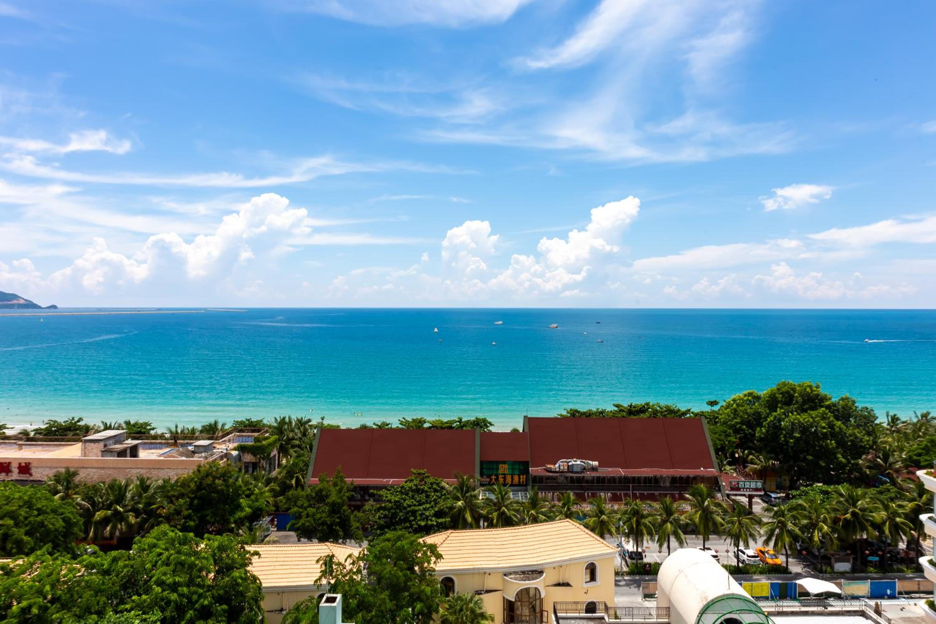 Deluxe Suite with Sea View - Photo 88