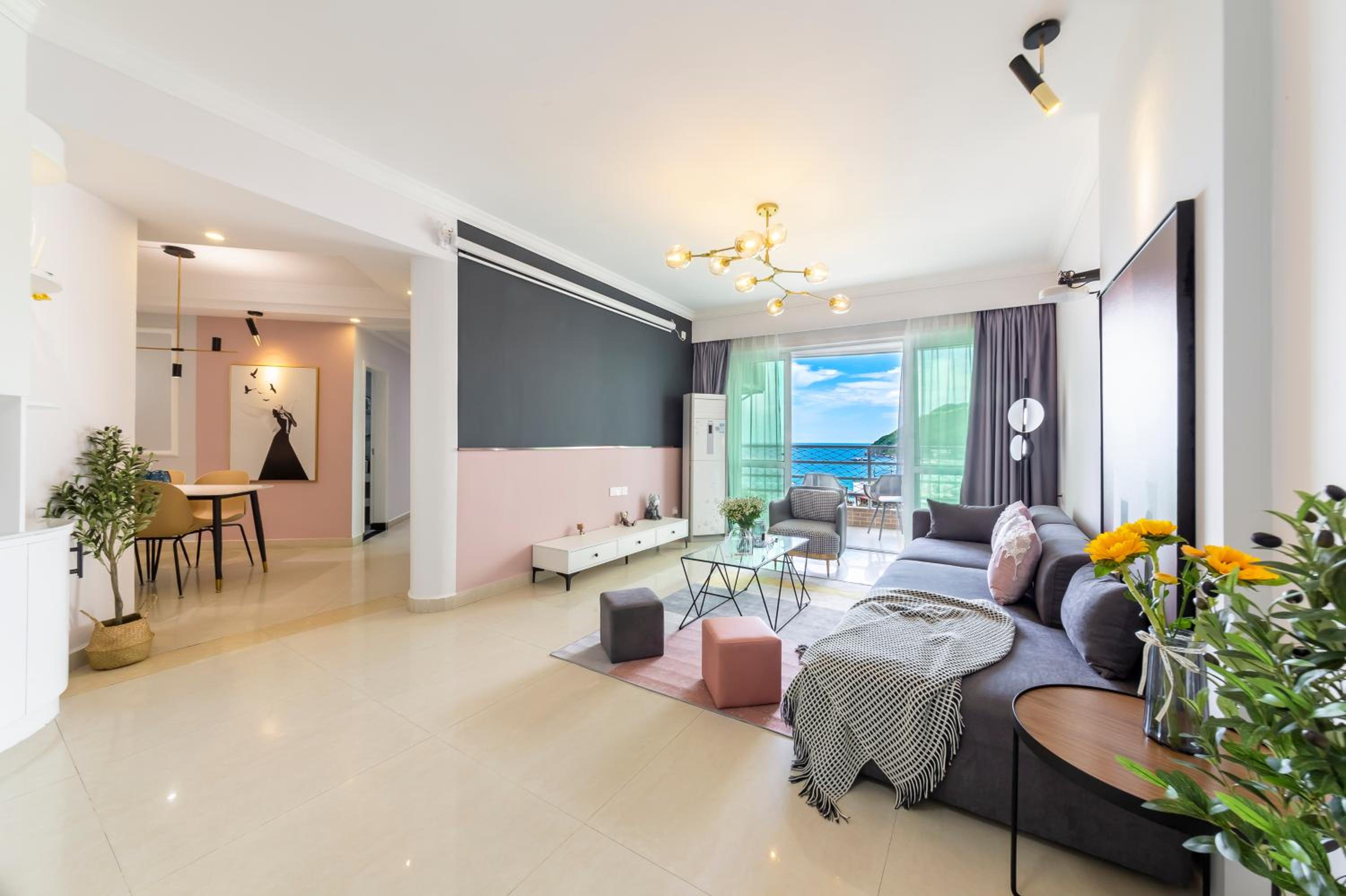 Deluxe Suite with Sea View - Photo 56