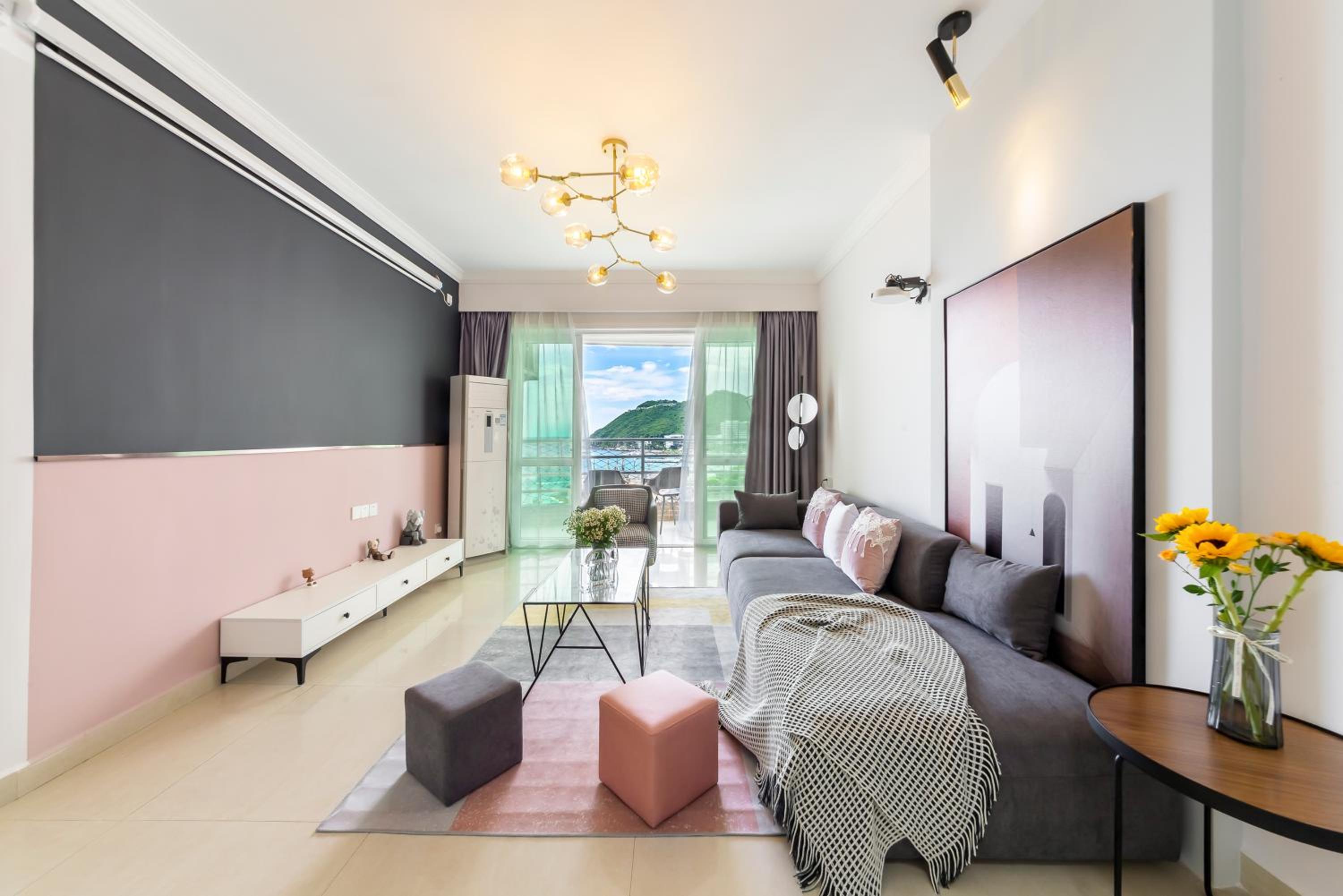 Deluxe Suite with Sea View - Photo 44