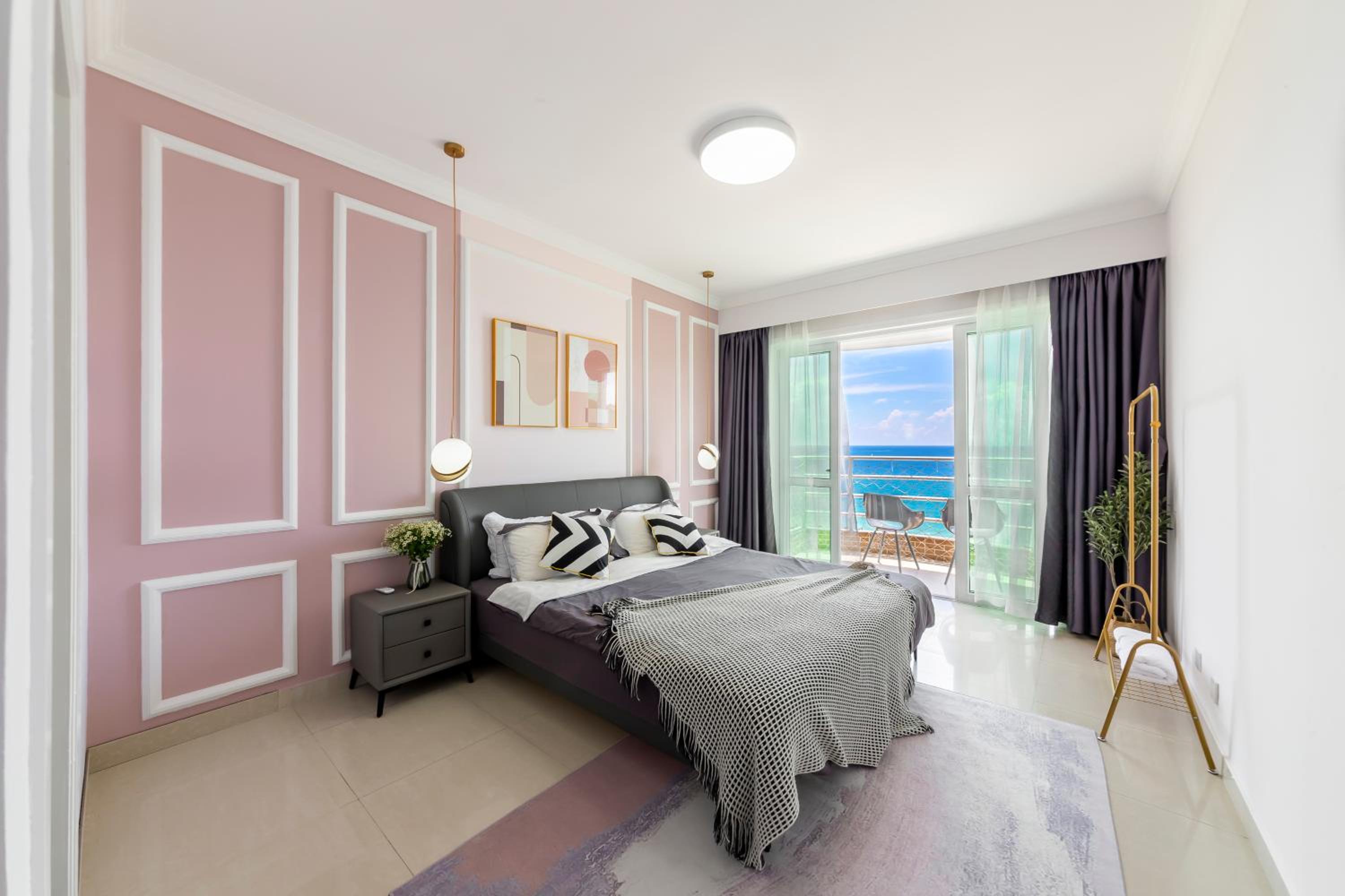 Deluxe Suite with Sea View - Photo 34