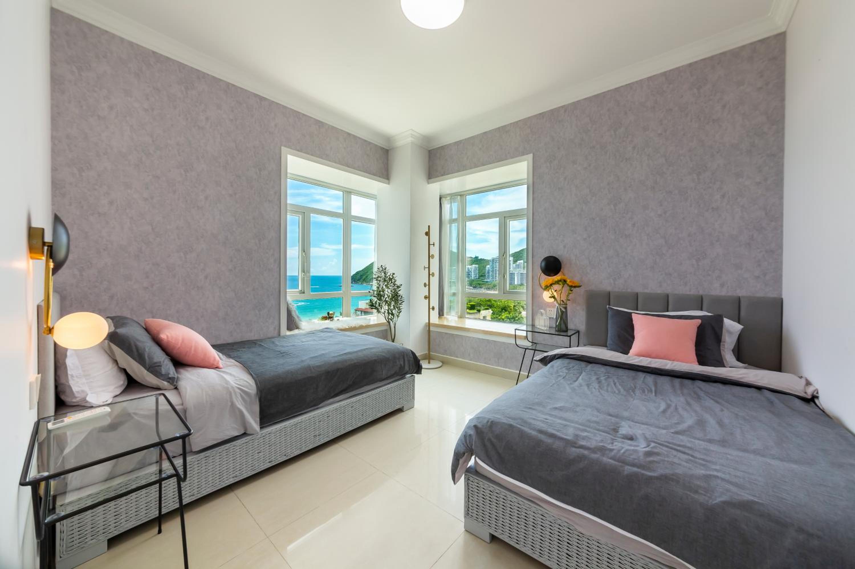 Deluxe Suite with Sea View - Photo 45