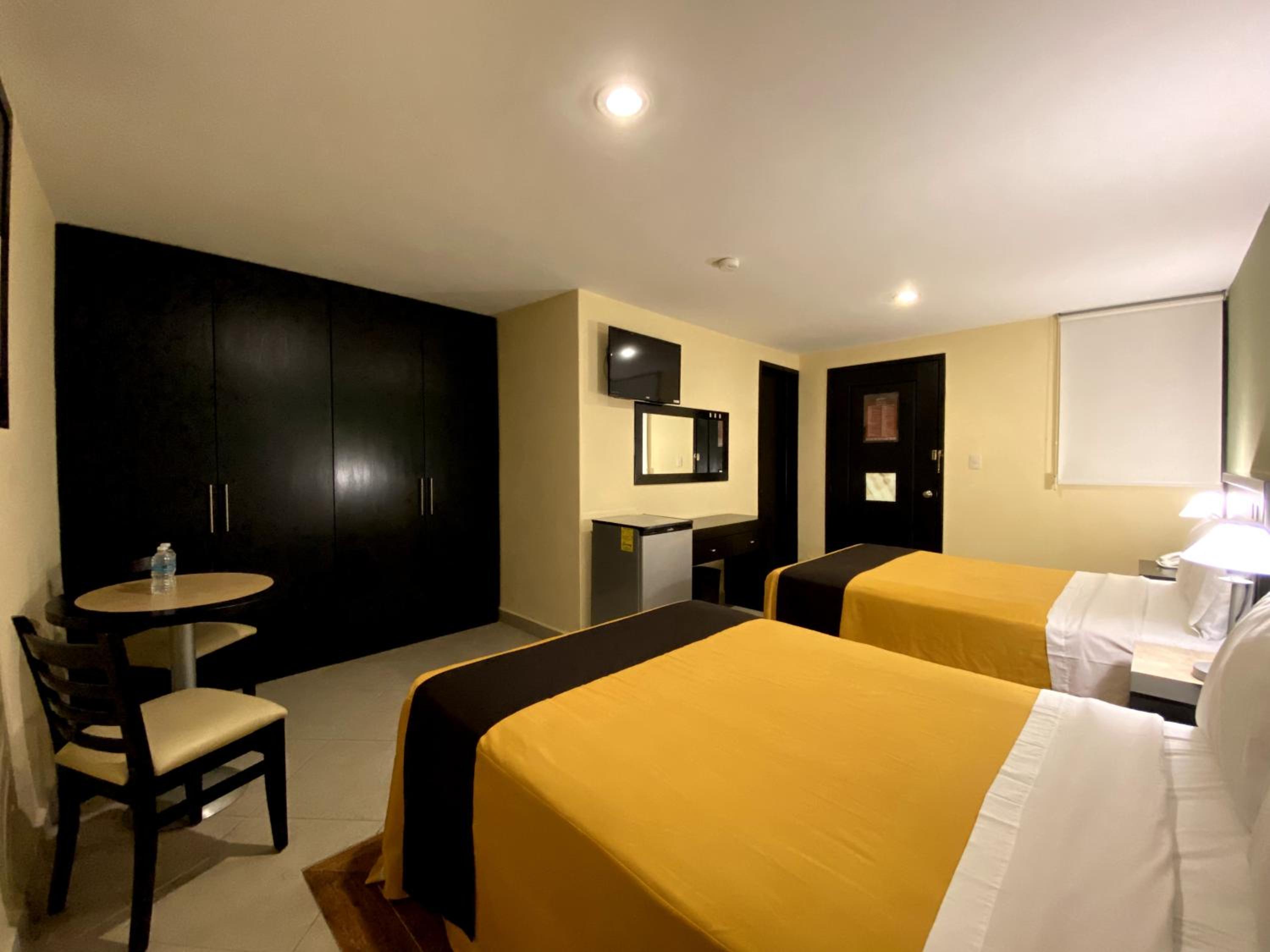 Twin Room - Photo 7