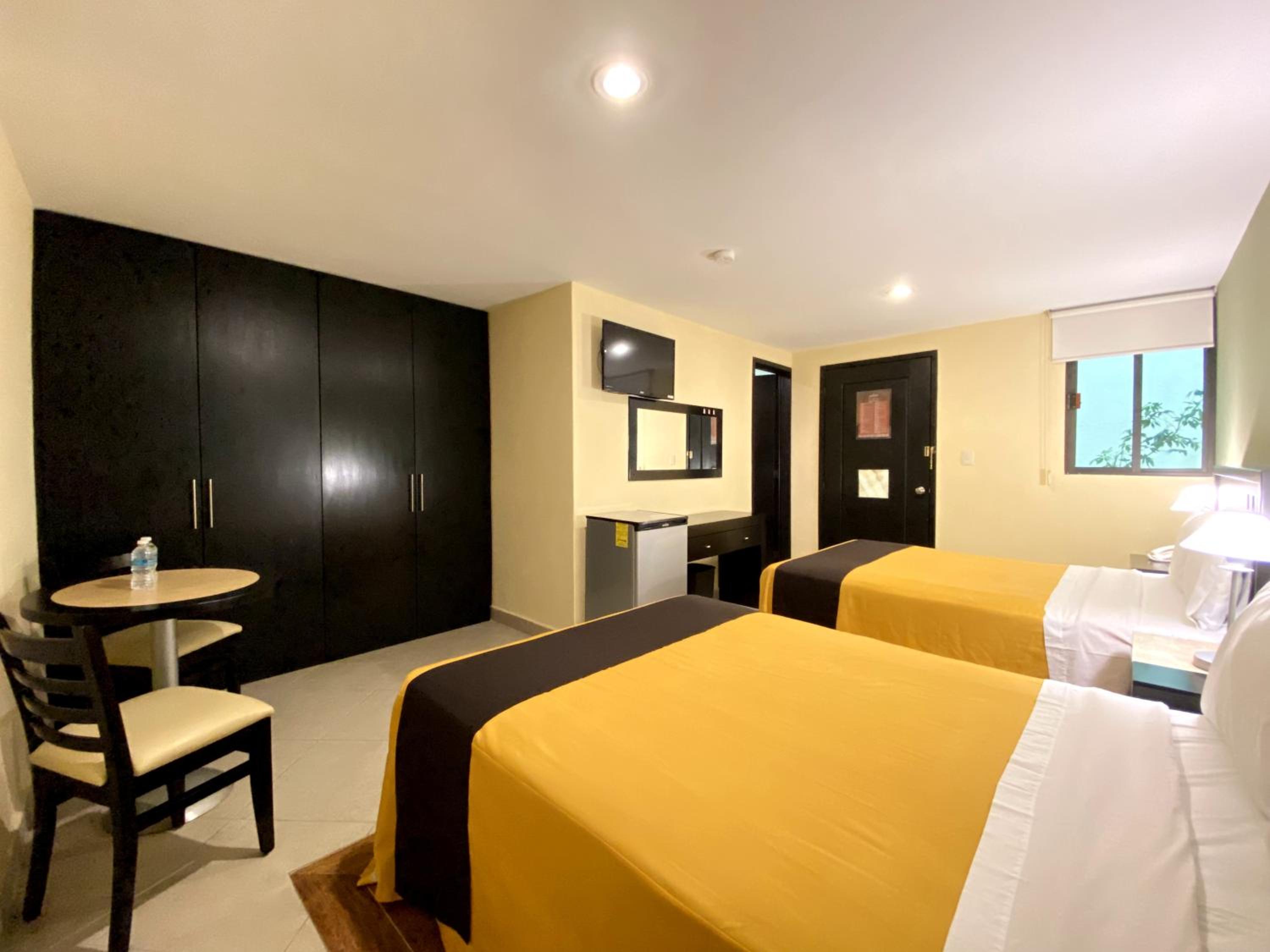 Twin Room - Photo 3