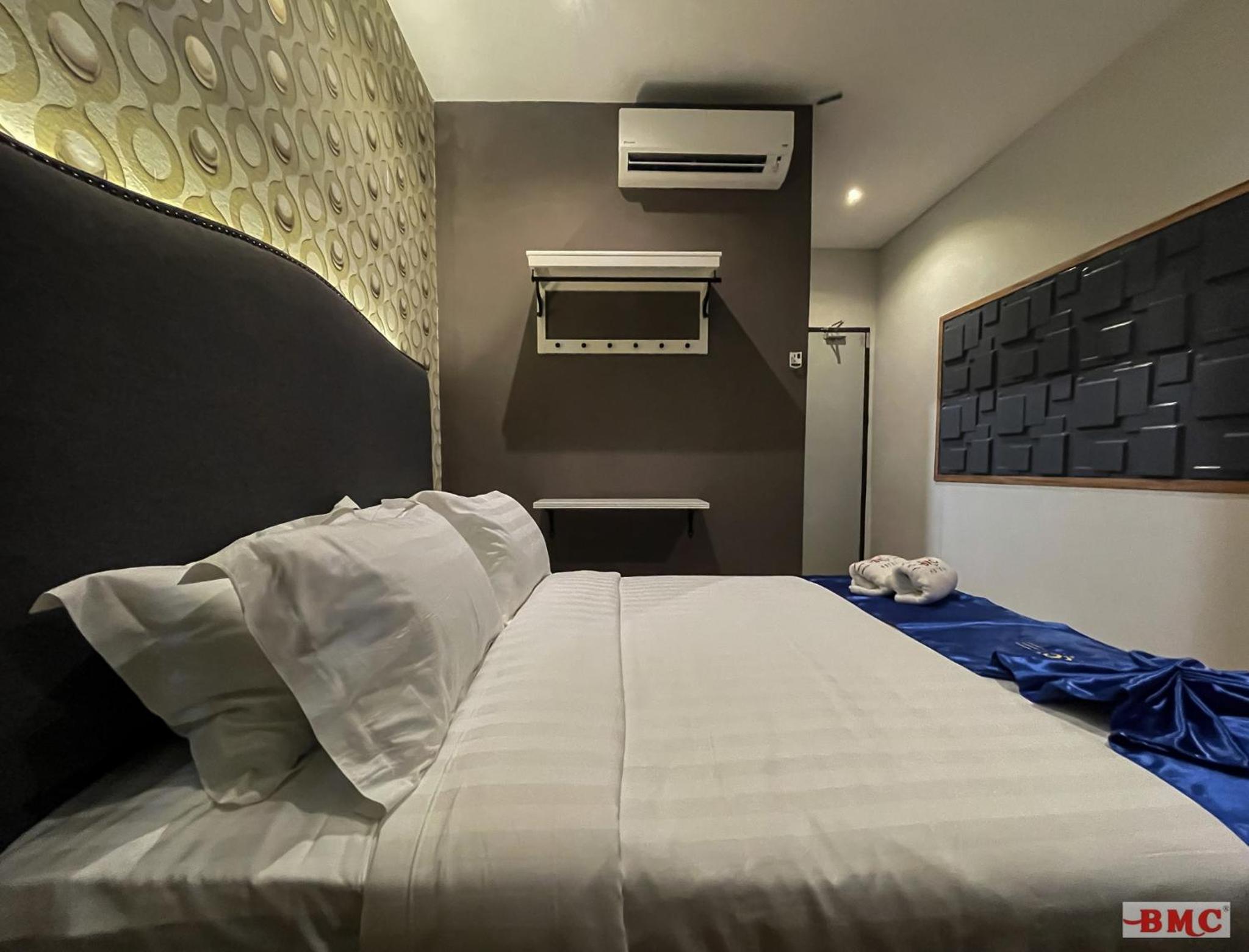Deluxe Queen Room - Photo 4