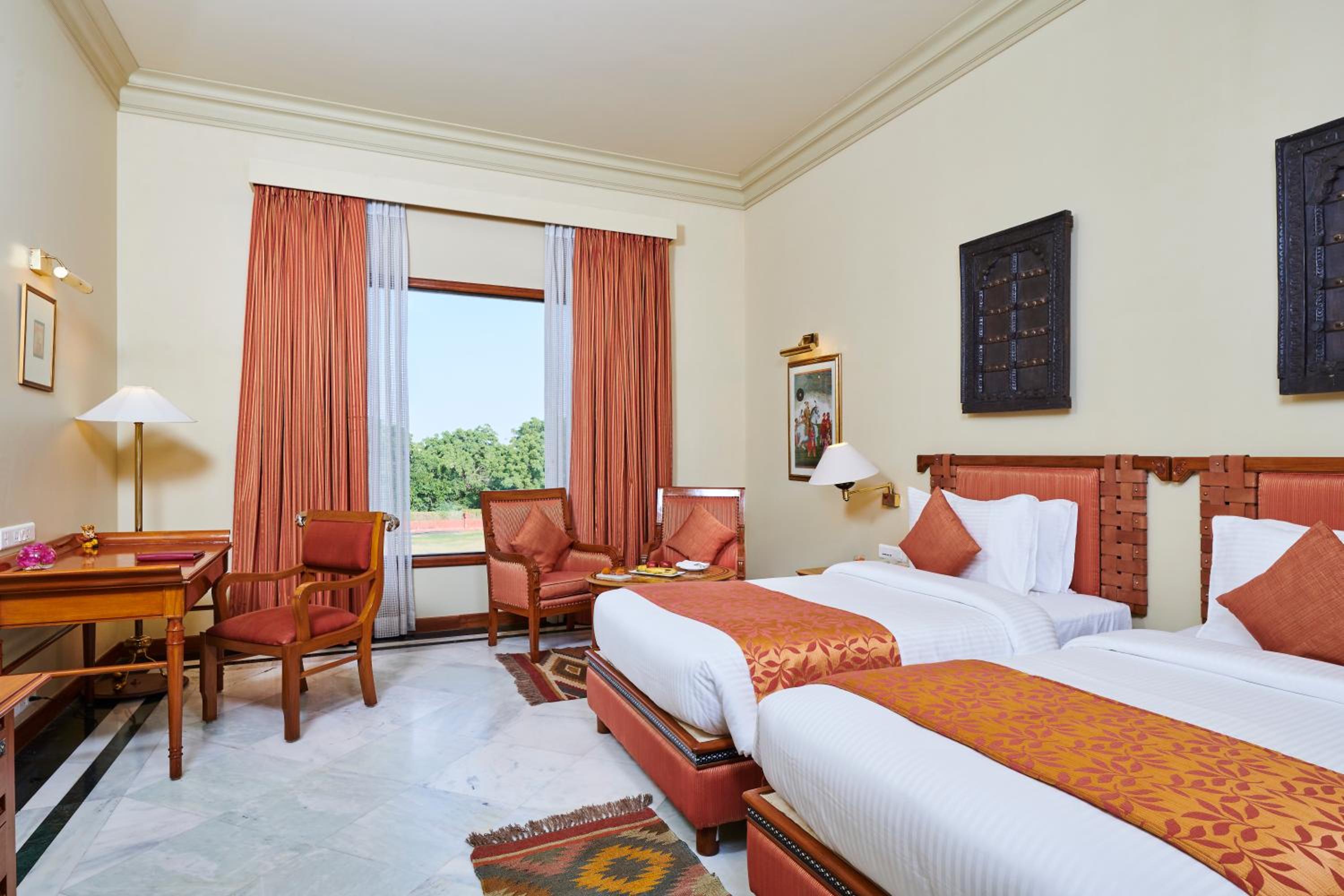 Royal Courtyard Twin Bed 