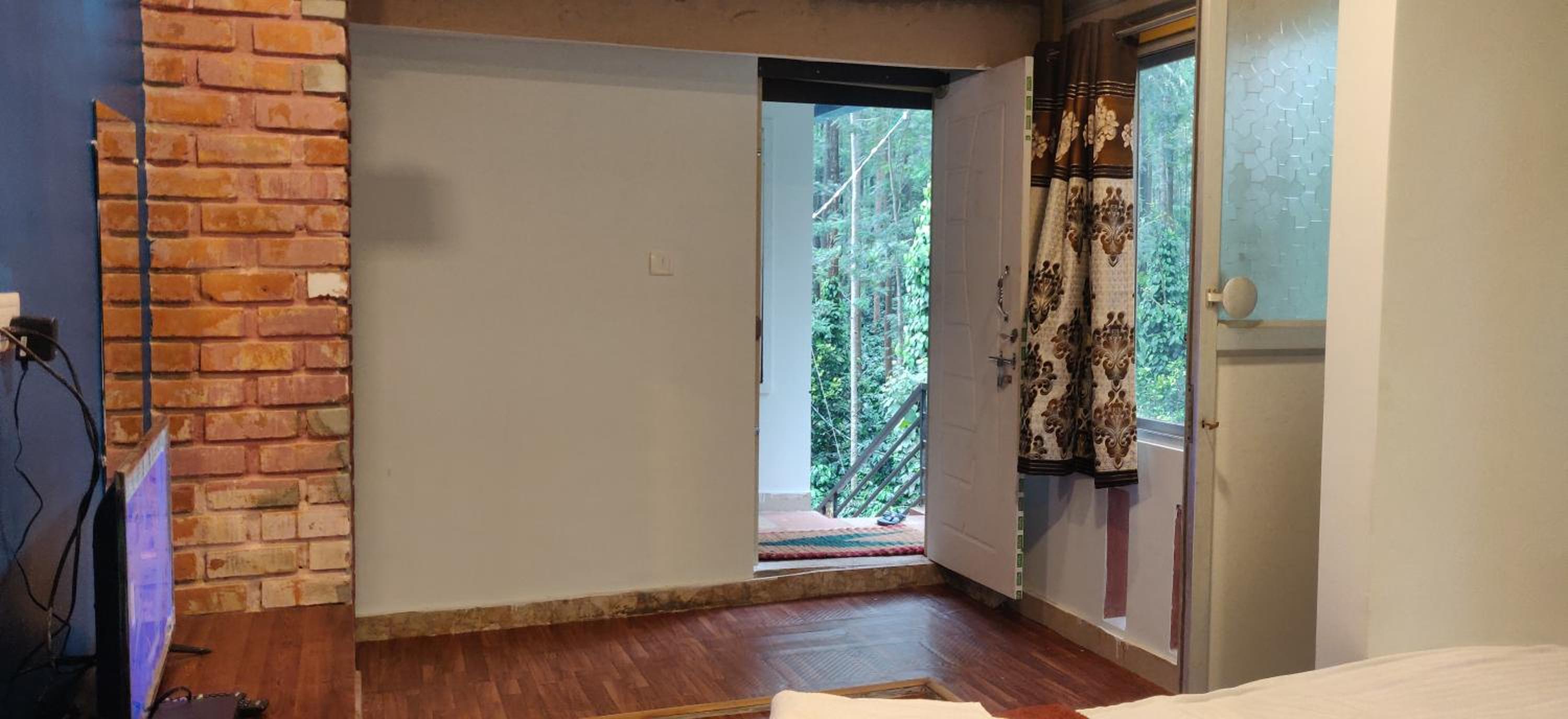 Superior King Room - Photo 1