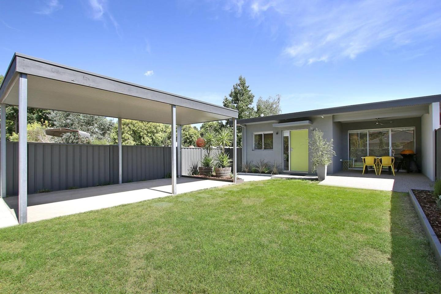Two-Bedroom House photo 3