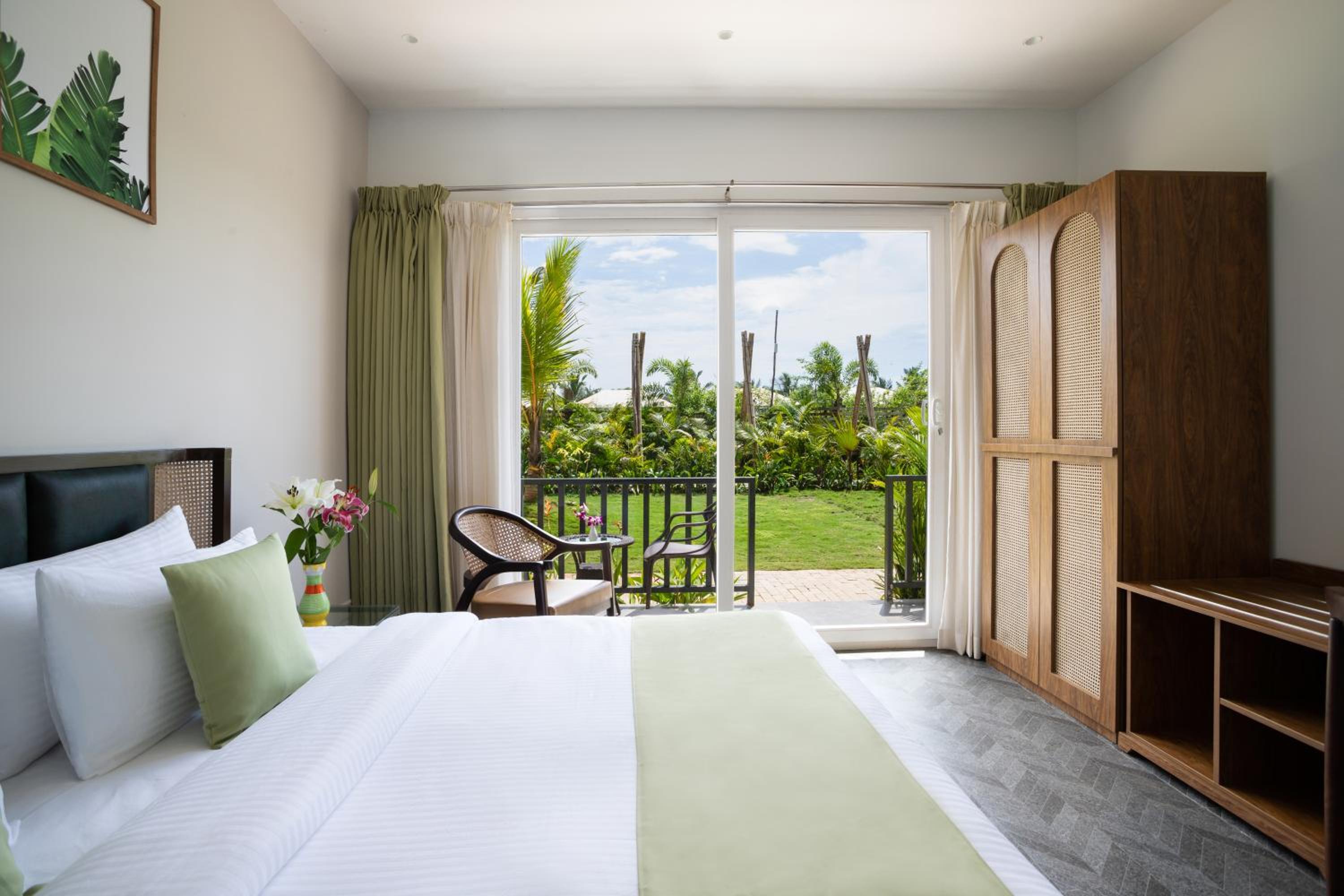 Garden Suite - 15% Discount on Food & Non-Alcoholic Beverages - Photo 1