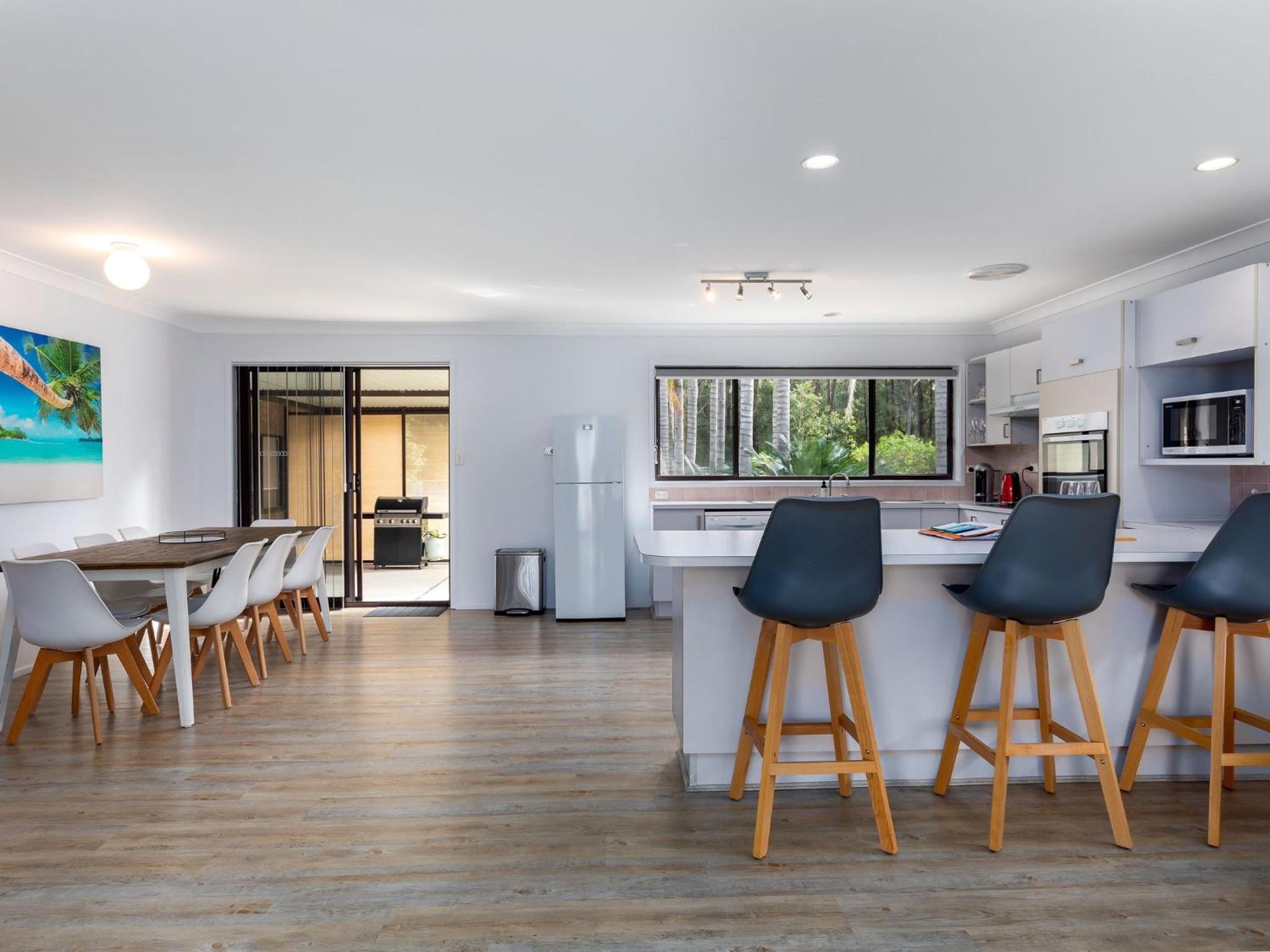 Four-Bedroom House photo 2