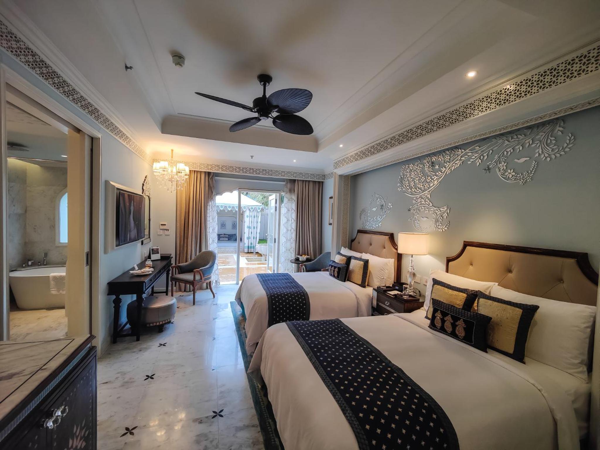 Royal Villa with Courtyard Twin photo 2