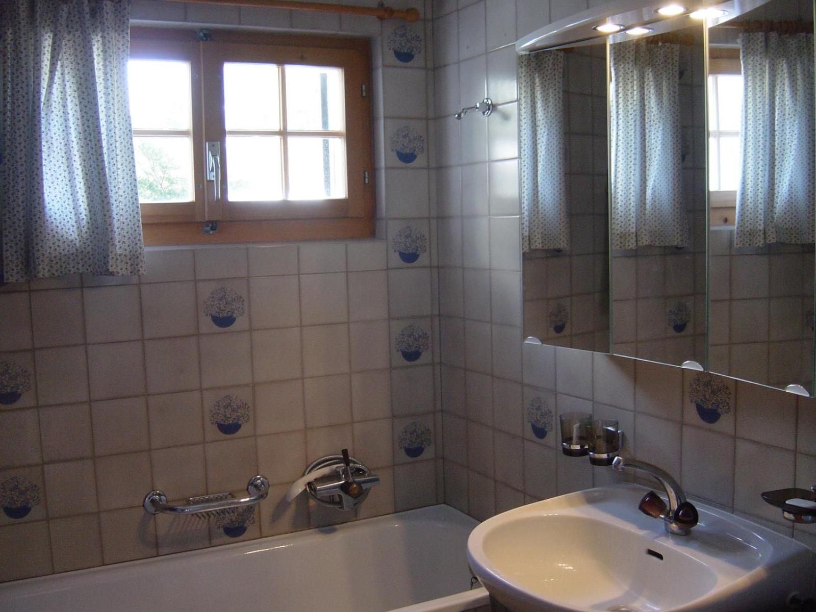 Three-Bedroom Chalet - Photo 8