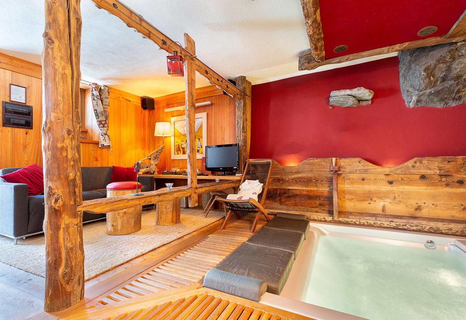 Junior Suite With Spa Bath photo 3