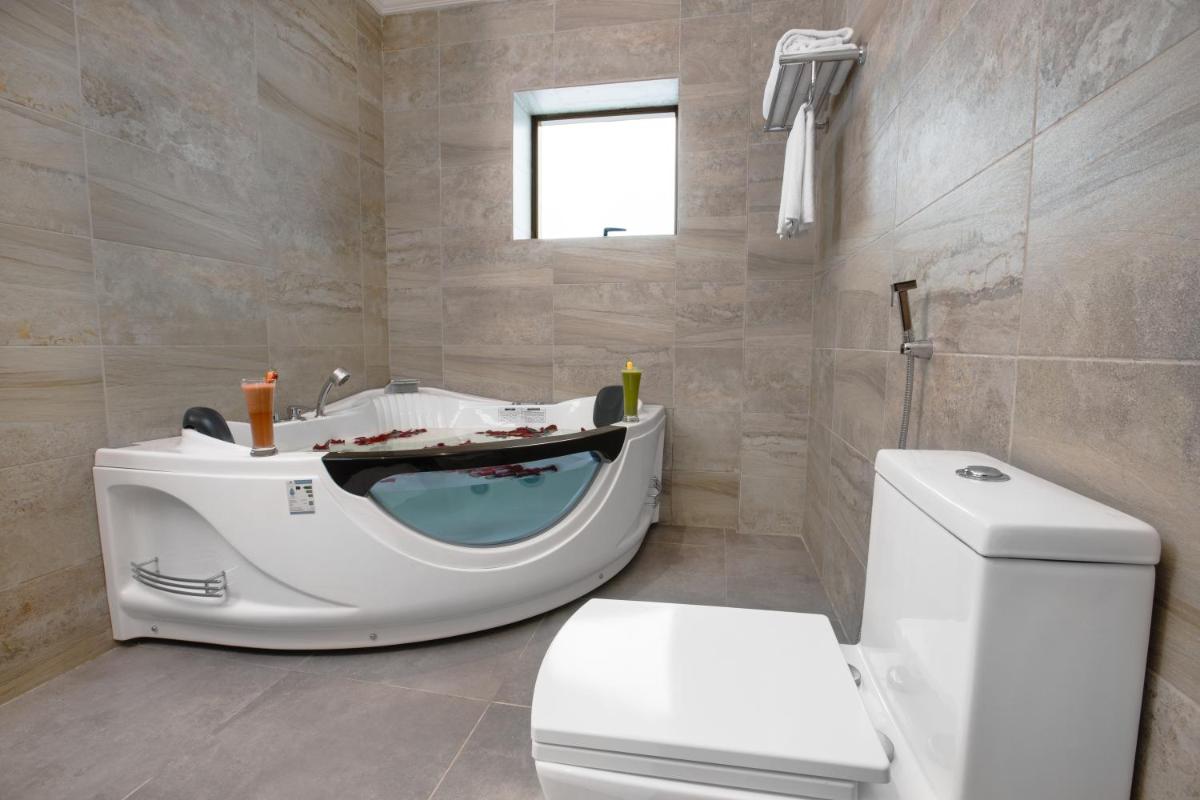 Ambassador Suite with Jacuzzi