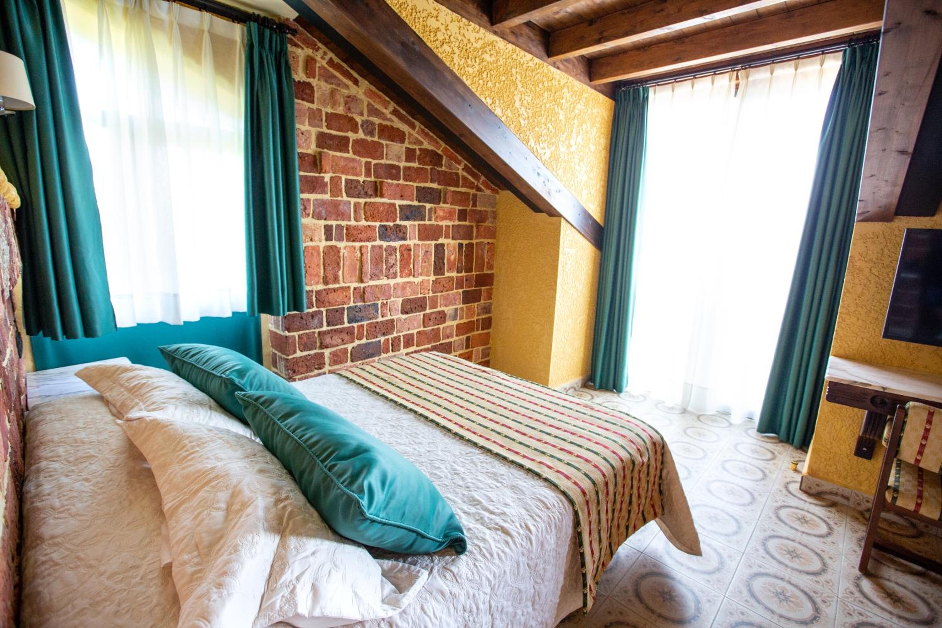 Quadruple Room with parking - Photo 1