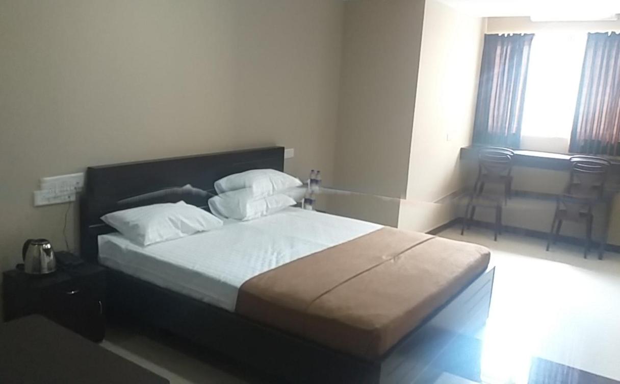 Deluxe Double Room (2 Adults + 1 Child) - Photo 39