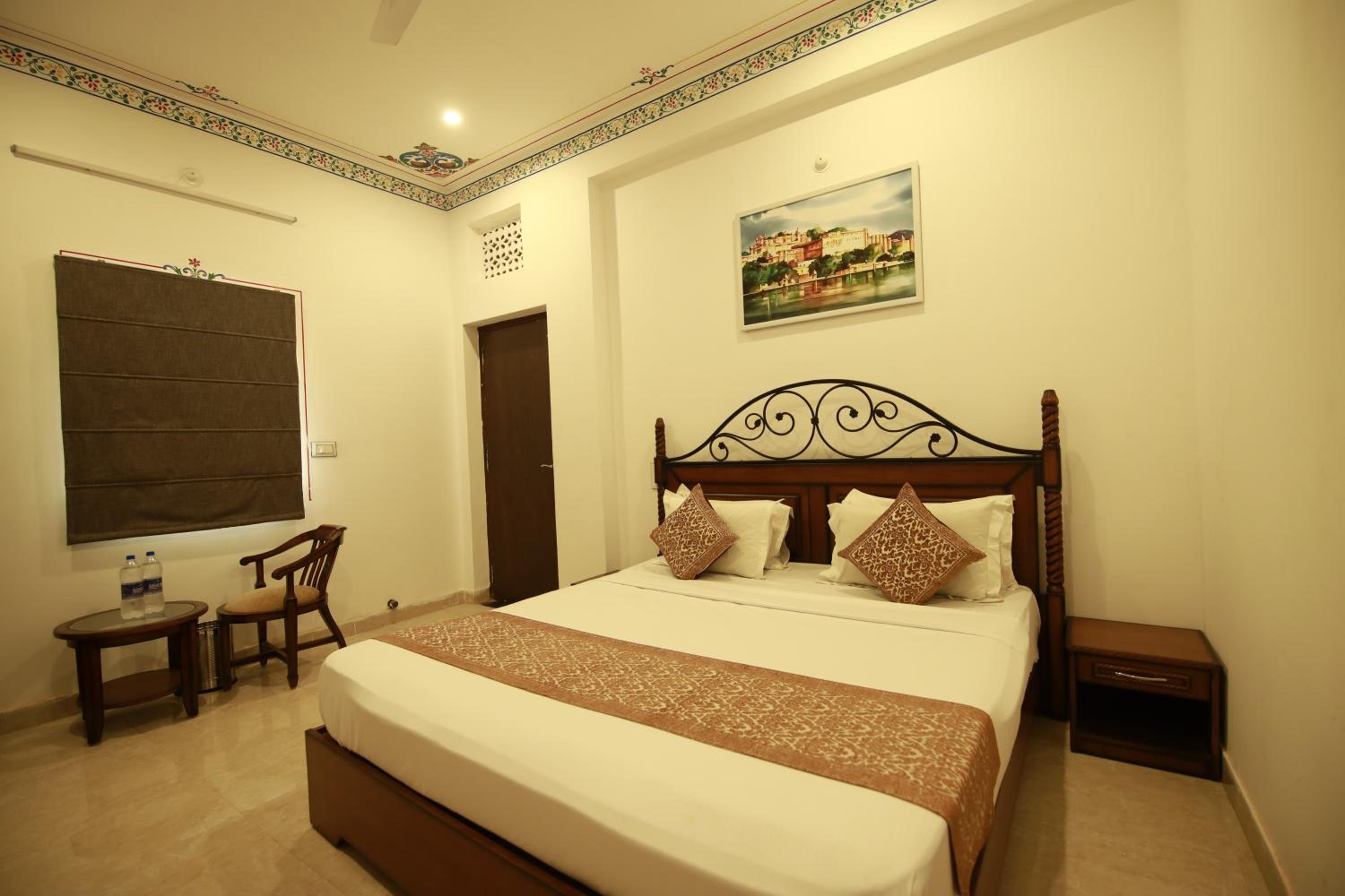 Deluxe King Room - Photo 5