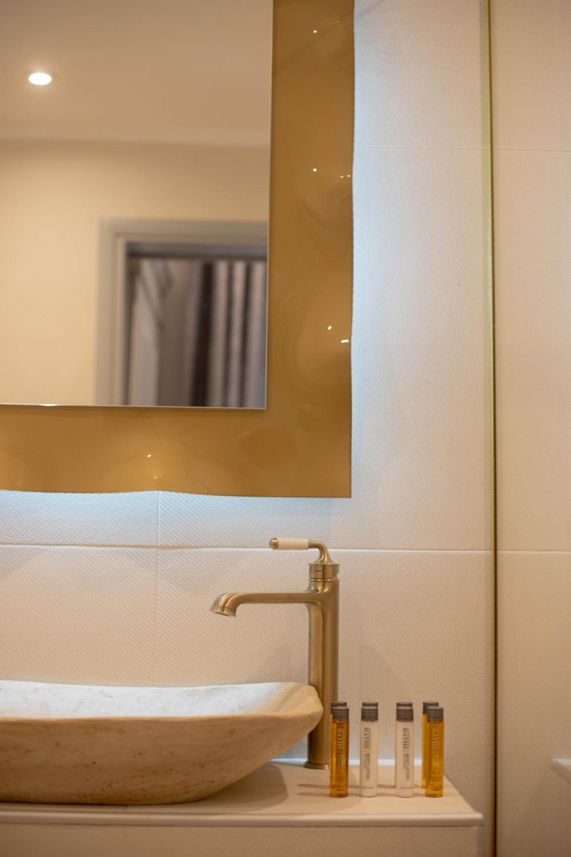 Divine Suite with Terrace photo 2
