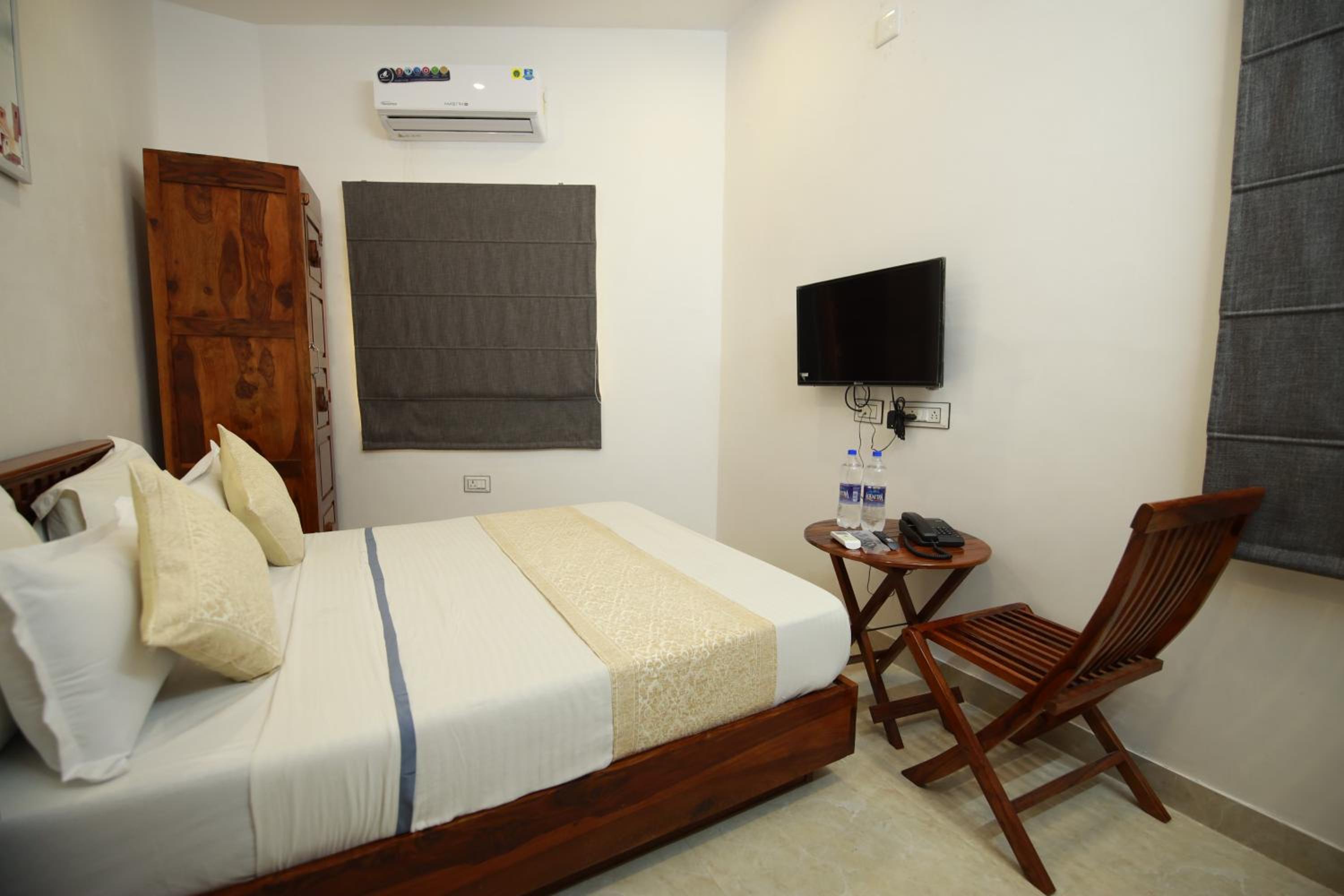 Deluxe Queen Room - Photo 4