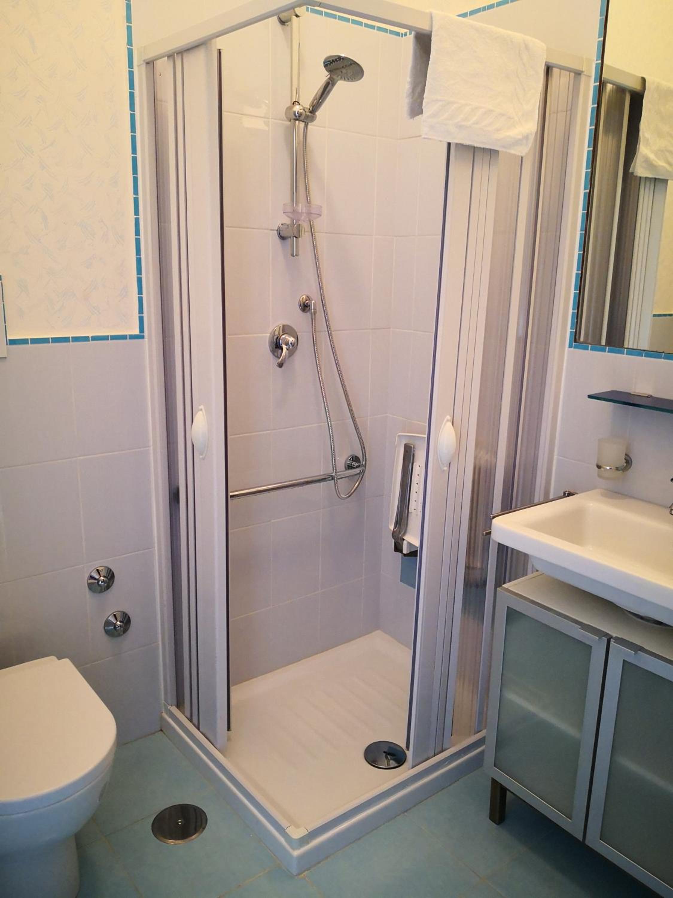 Large Double Room photo 3