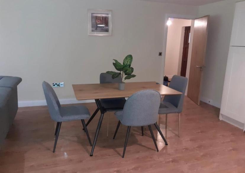 Three-Bedroom Apartment - Photo 5