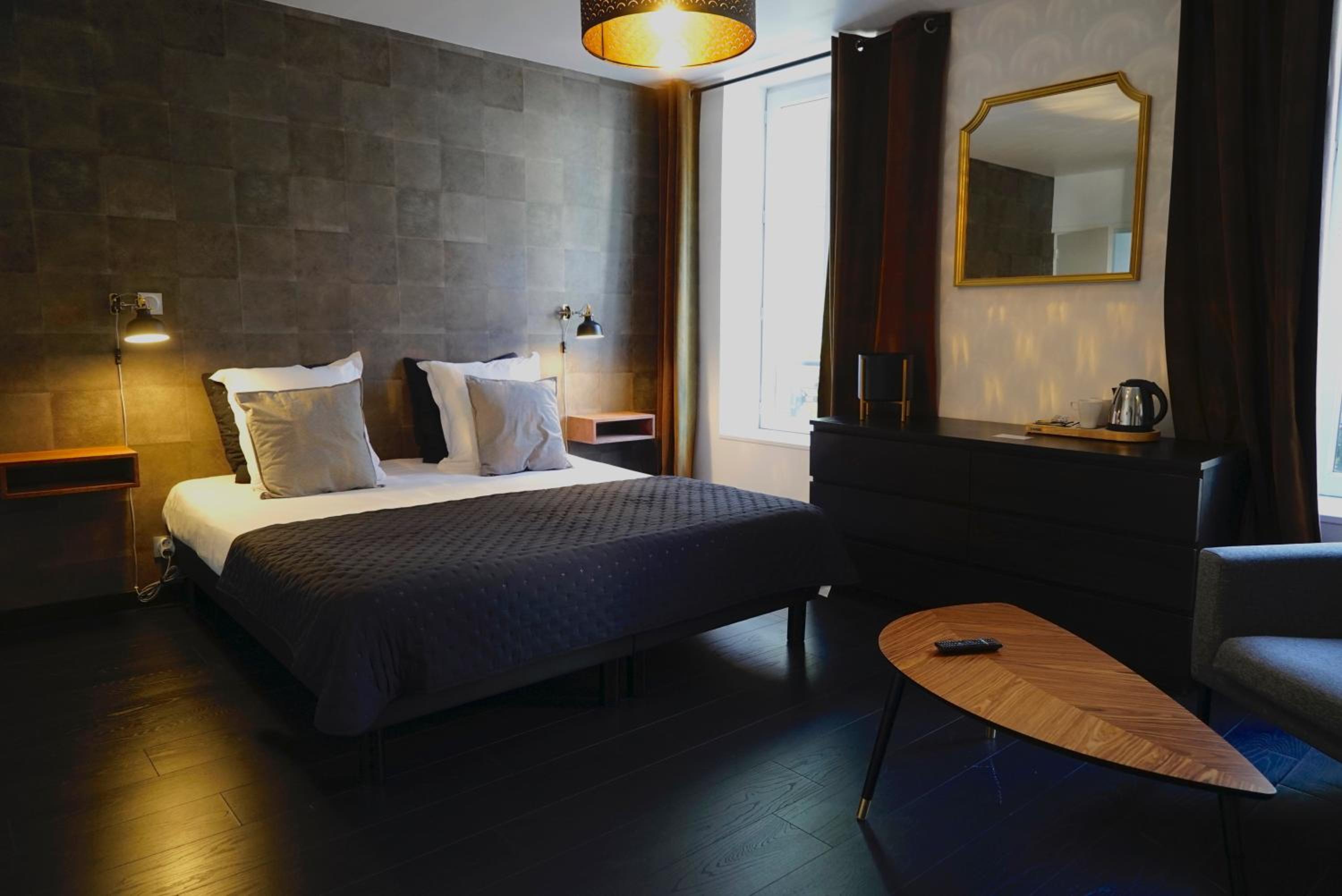 Double Room with Private Bathroom - Photo 2