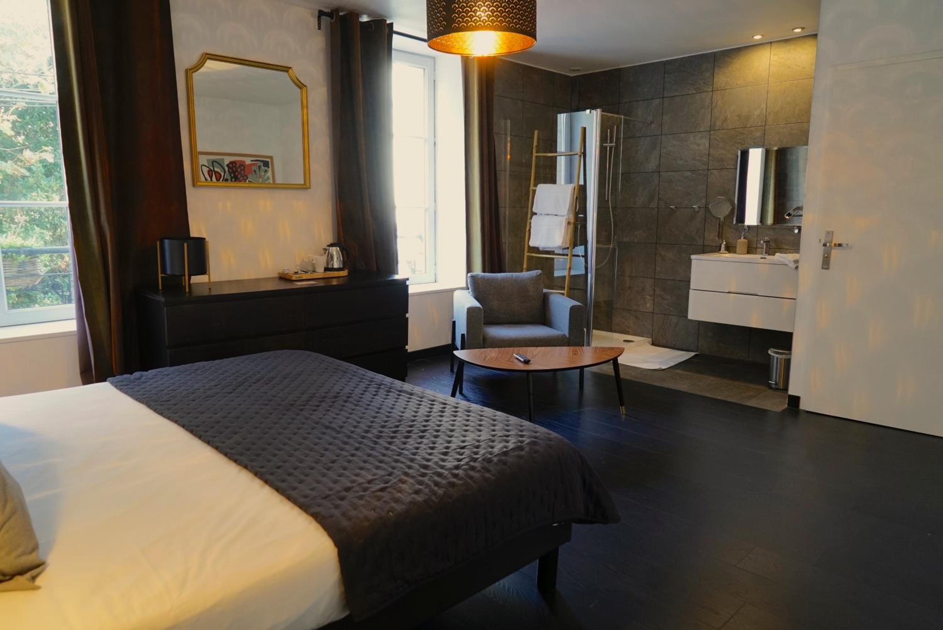 Double Room with Private Bathroom - Photo 1