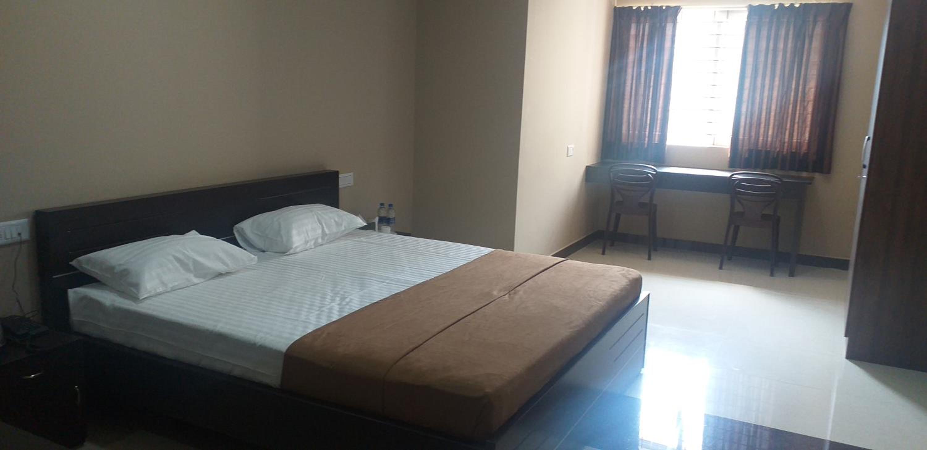 Deluxe Double Room (2 Adults + 1 Child) - Photo 36