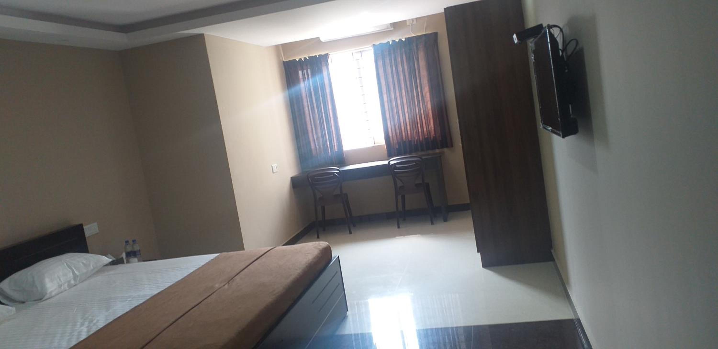 Deluxe Double Room (2 Adults + 1 Child) - Photo 35