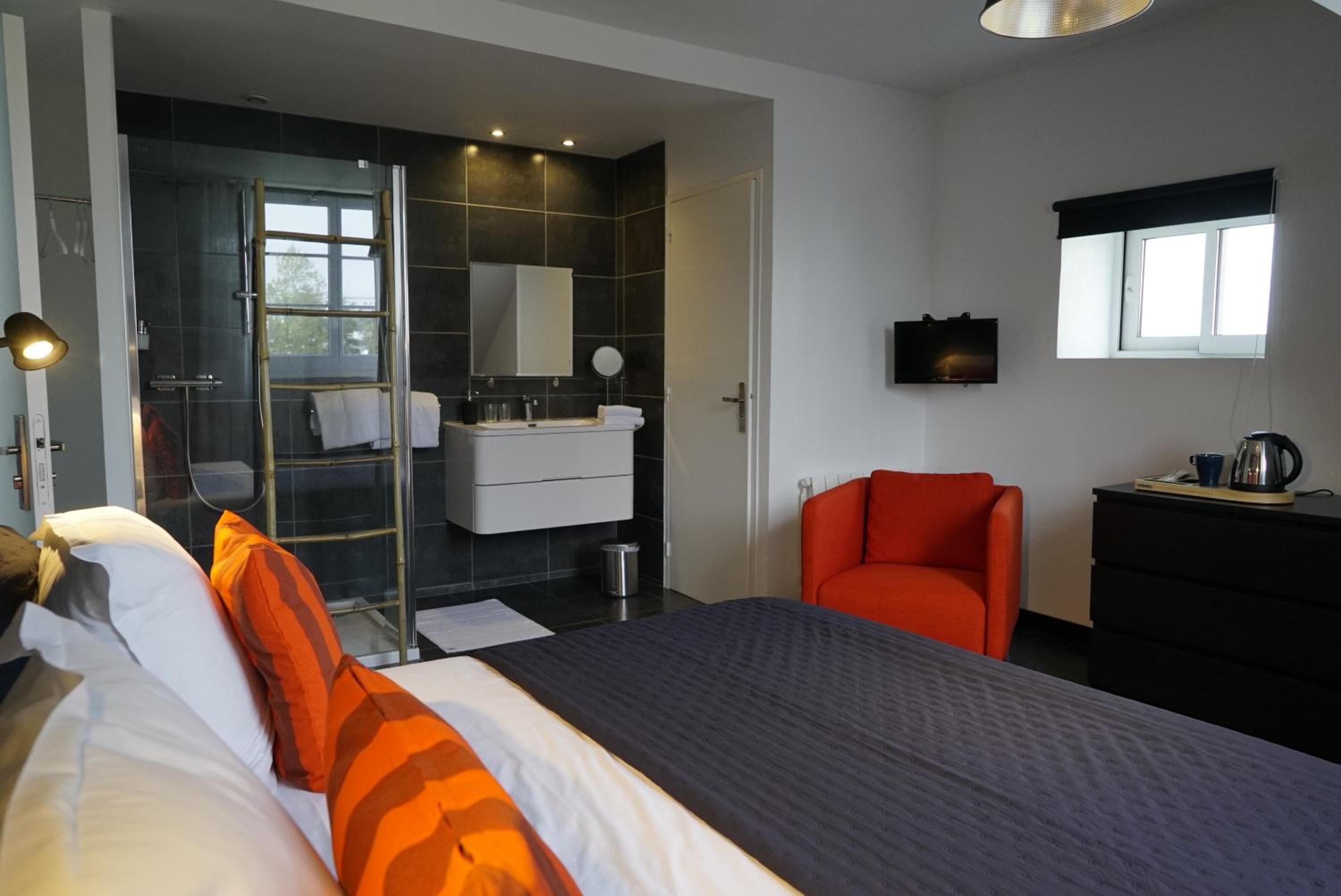 Double or Twin Room with Sea View photo 1