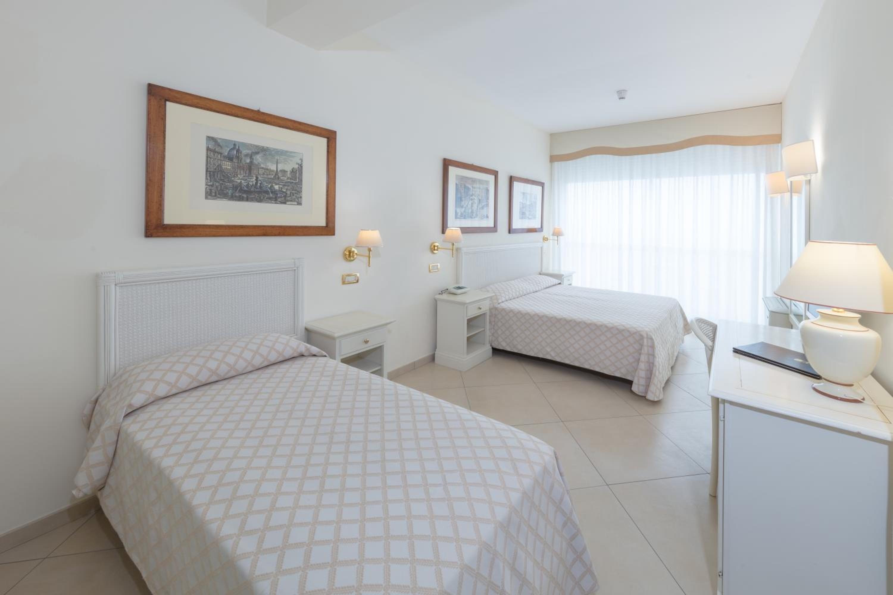 Triple Room with Sea View - Photo 3
