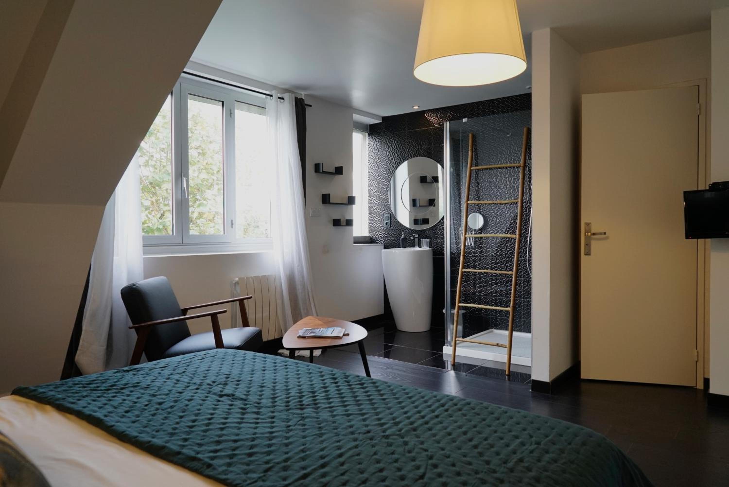 Double or Twin Room with Private Bathroom photo 2