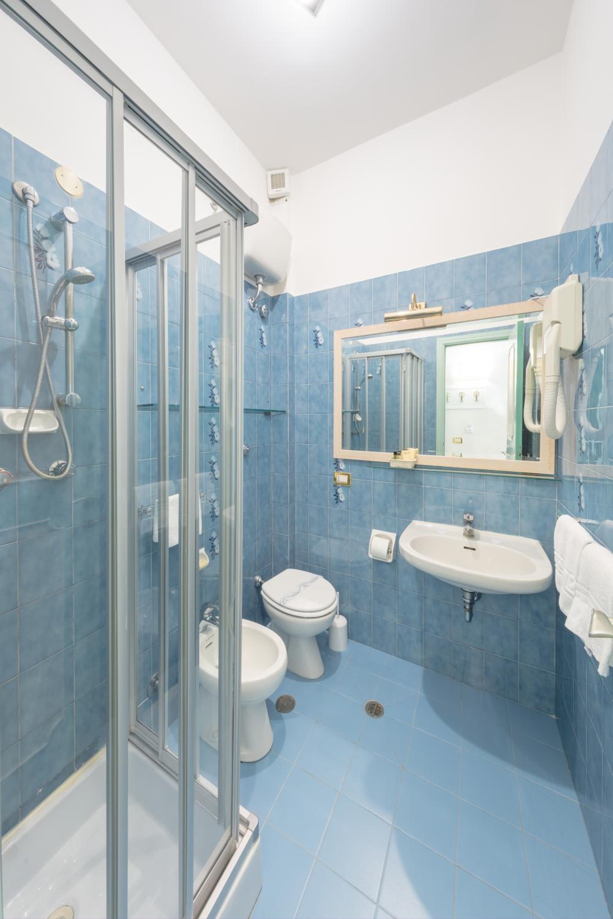Triple Room with Sea View - Photo 7