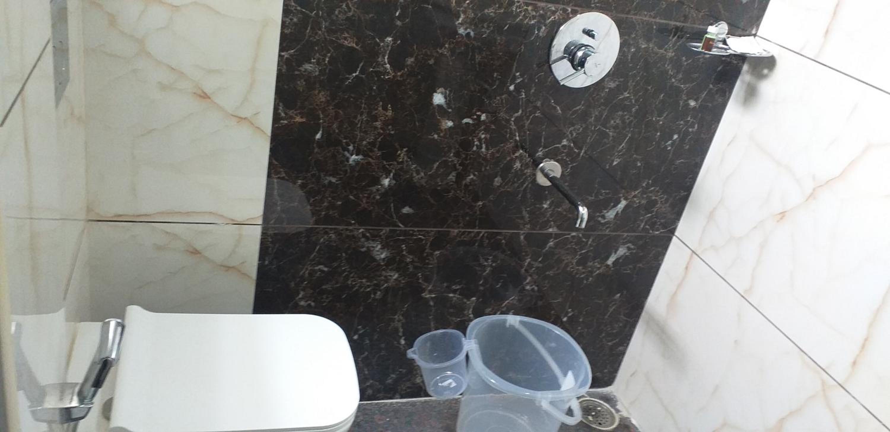 Deluxe Double Room (2 Adults + 1 Child) - Photo 41
