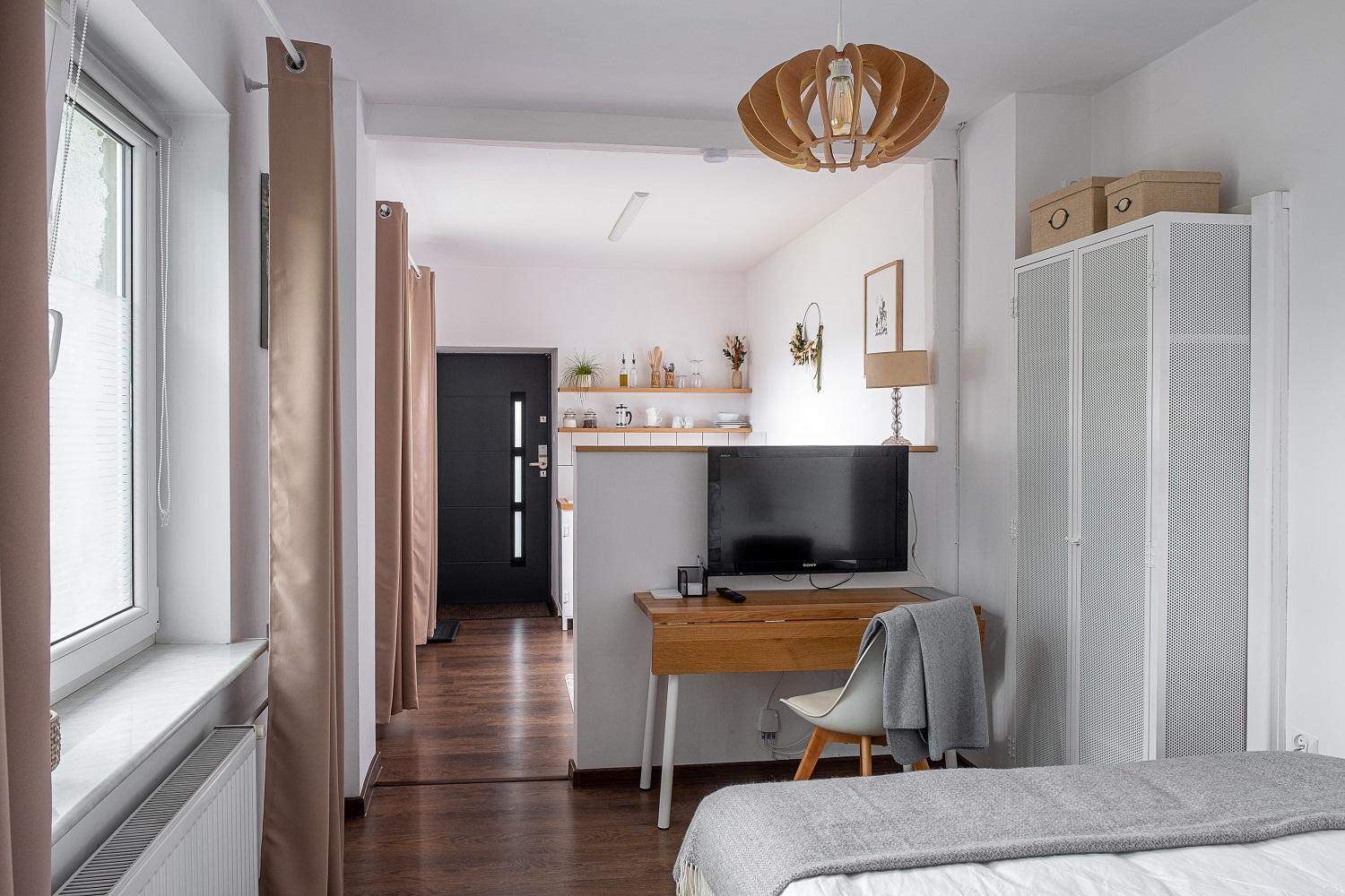 One-Bedroom Apartment - Photo 3
