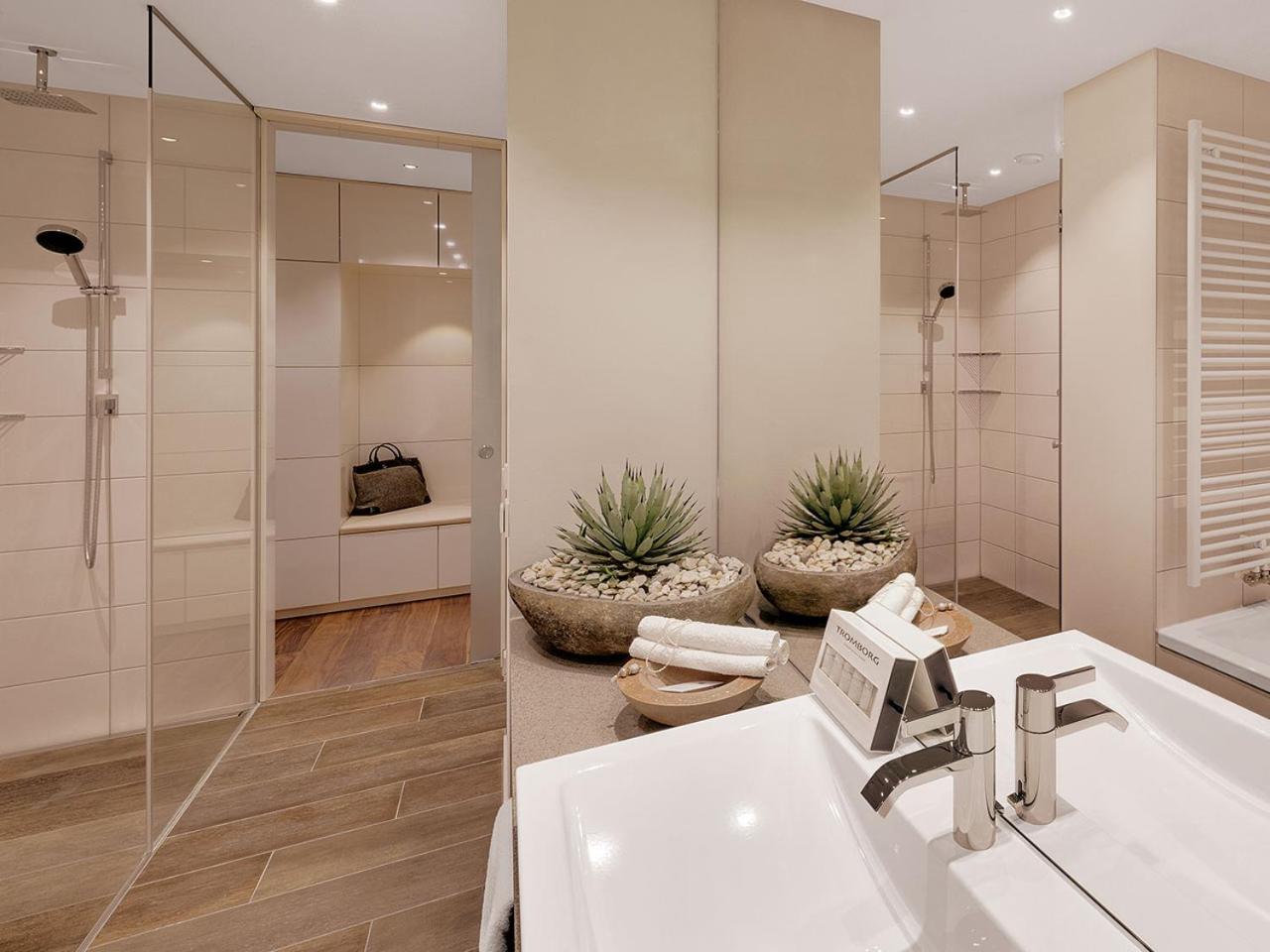 Penthouse Suite with Garden View thumbnail 6